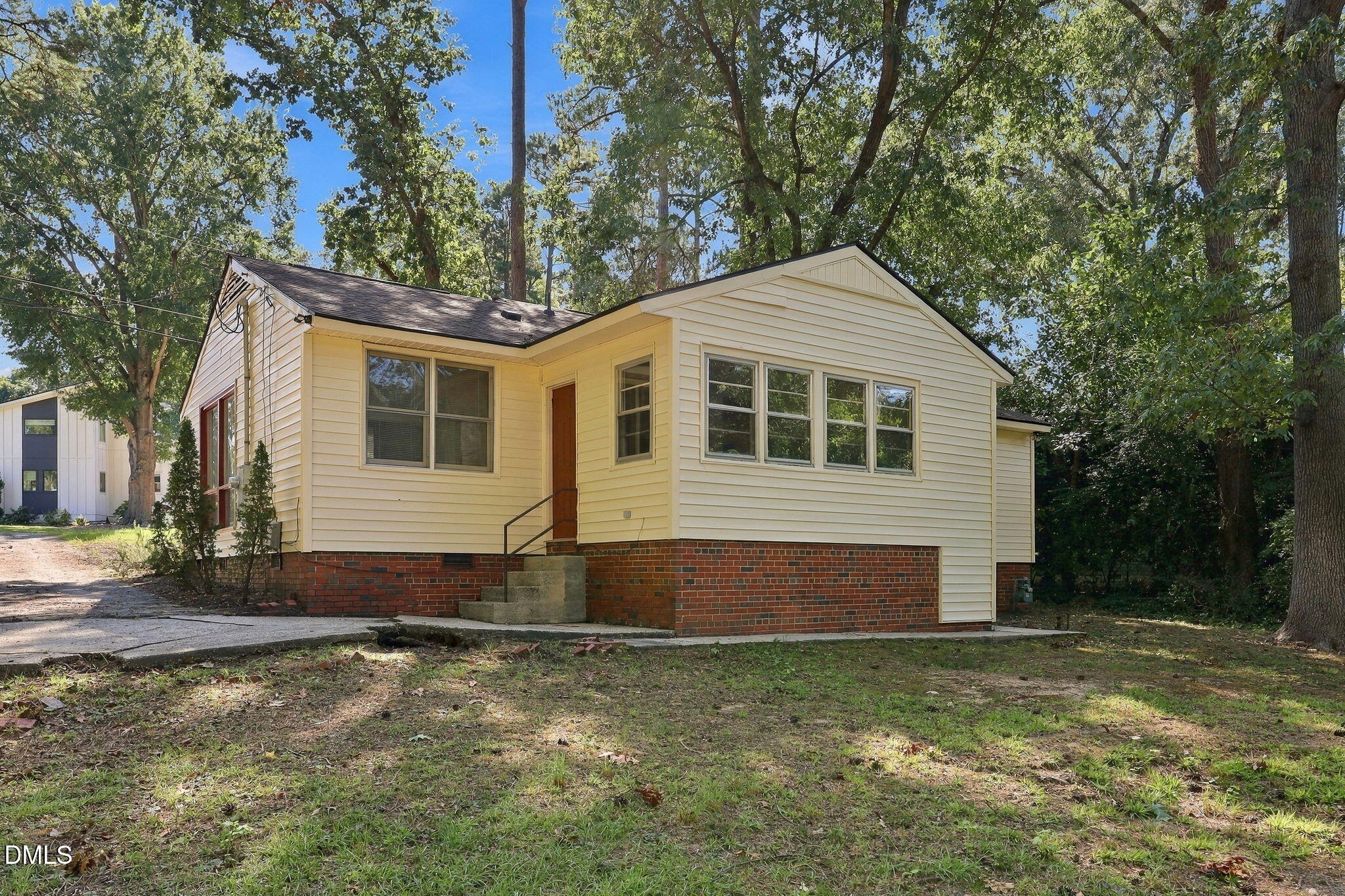 main property photo 23