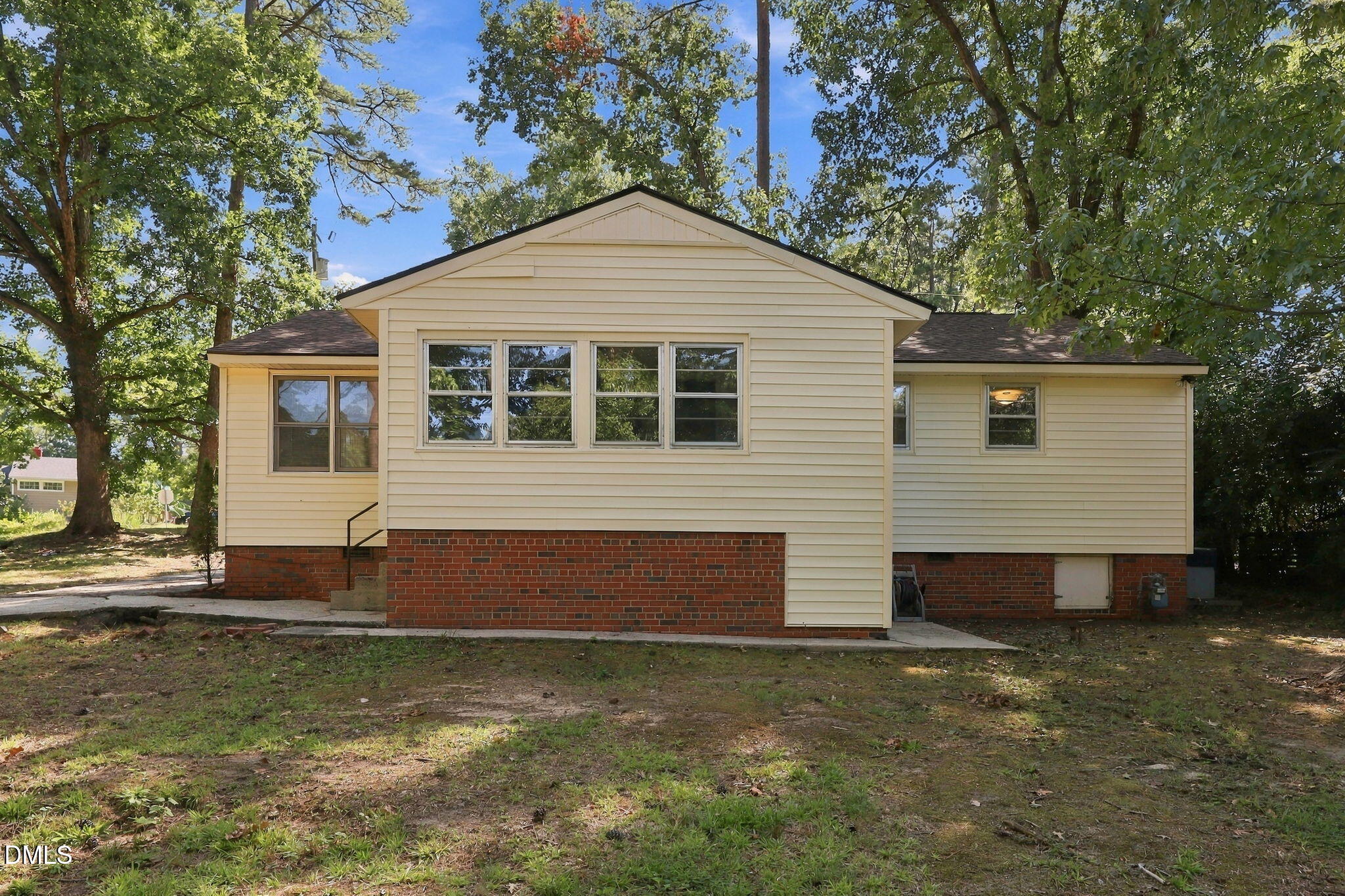 main property photo 25