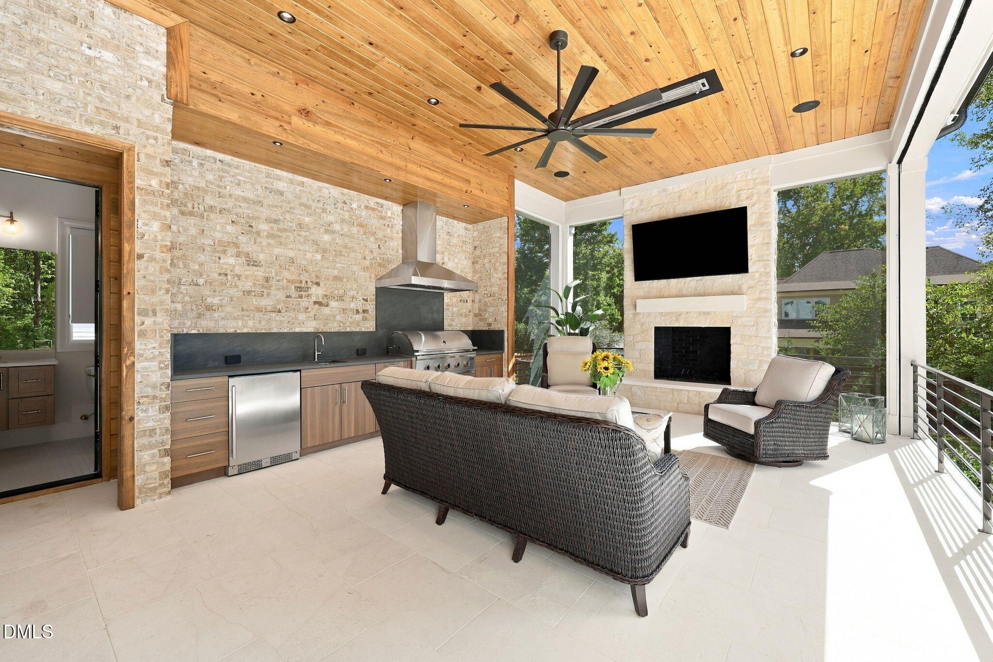 main property photo 80