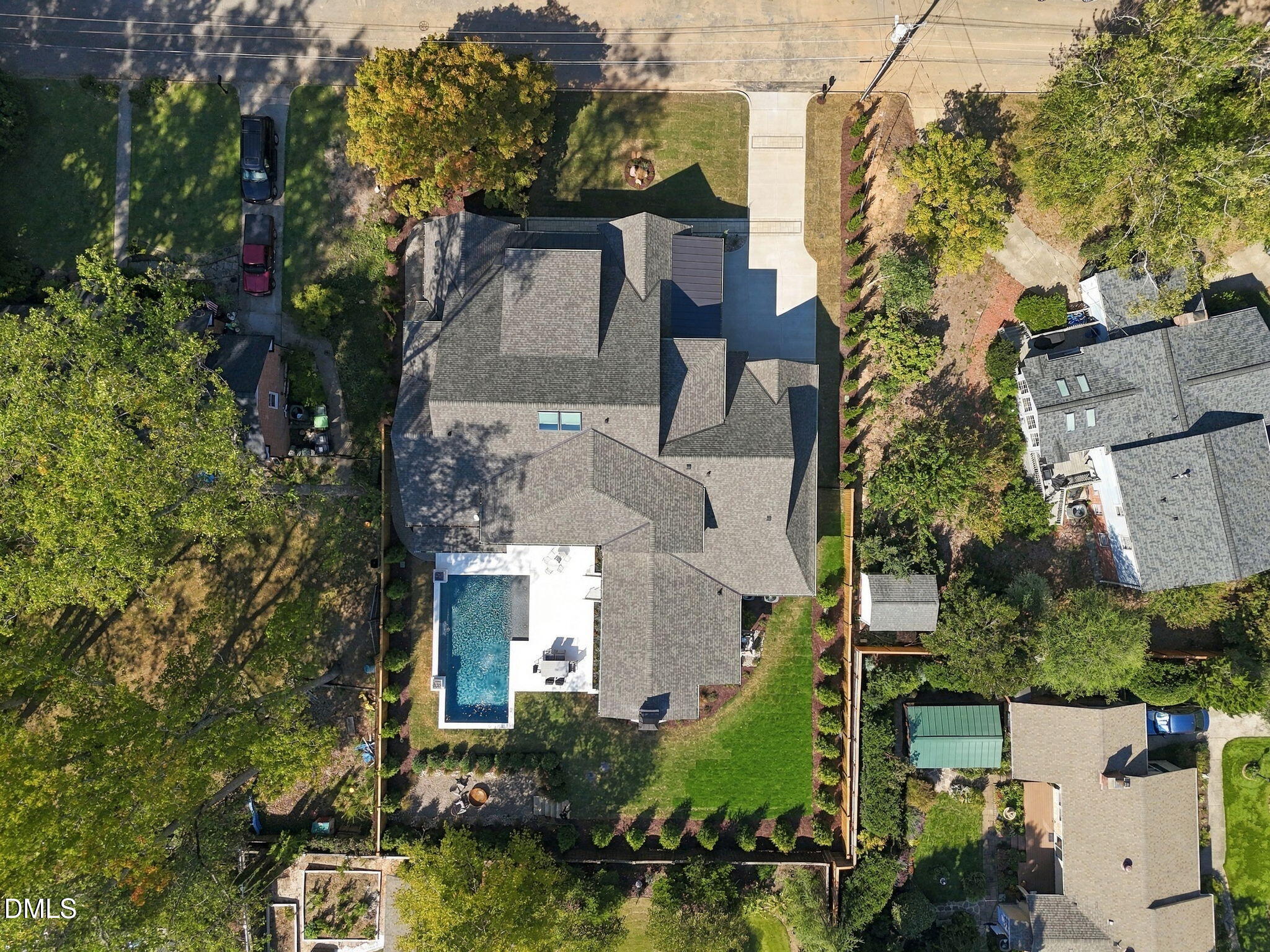 main property photo 9