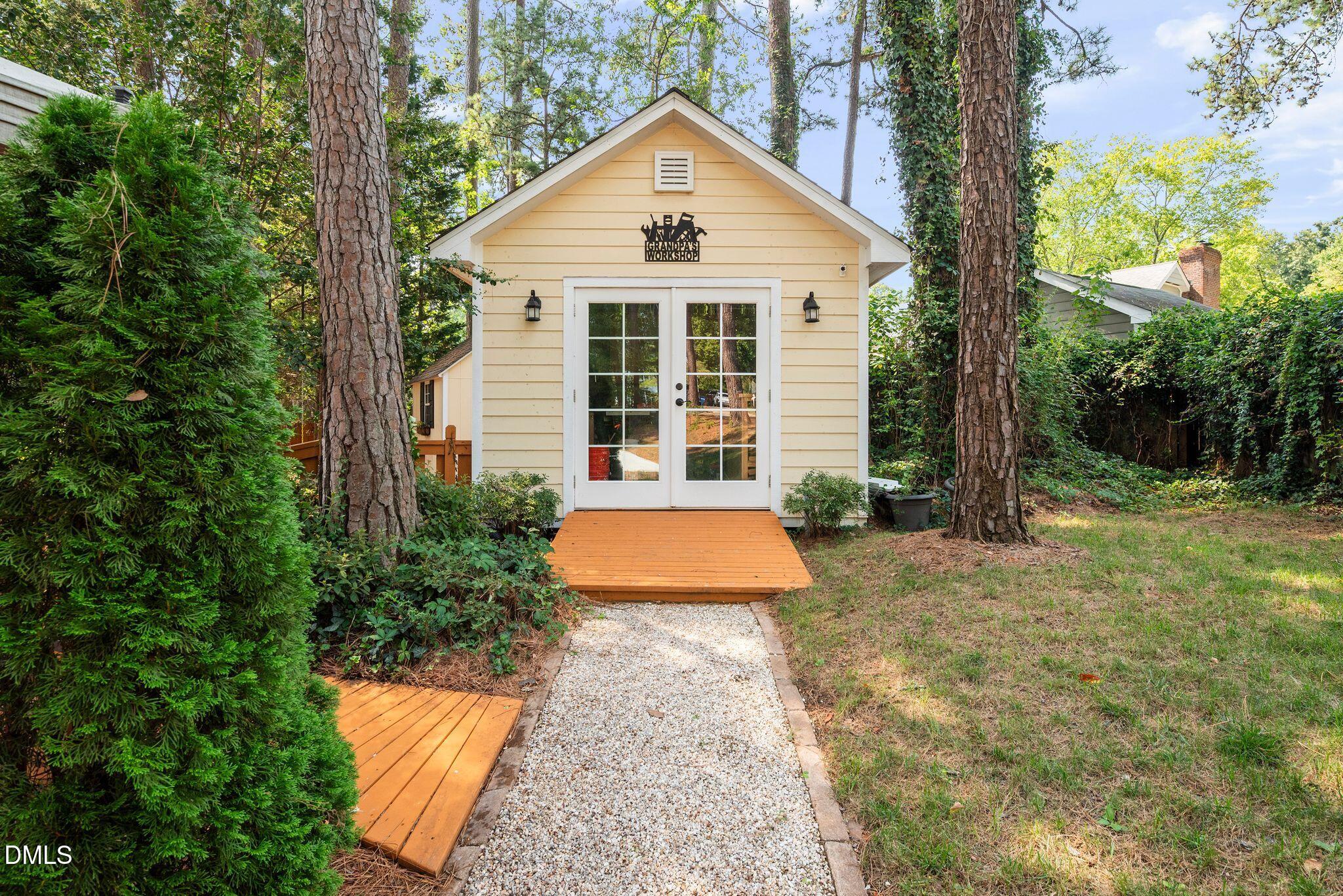 main property photo 32