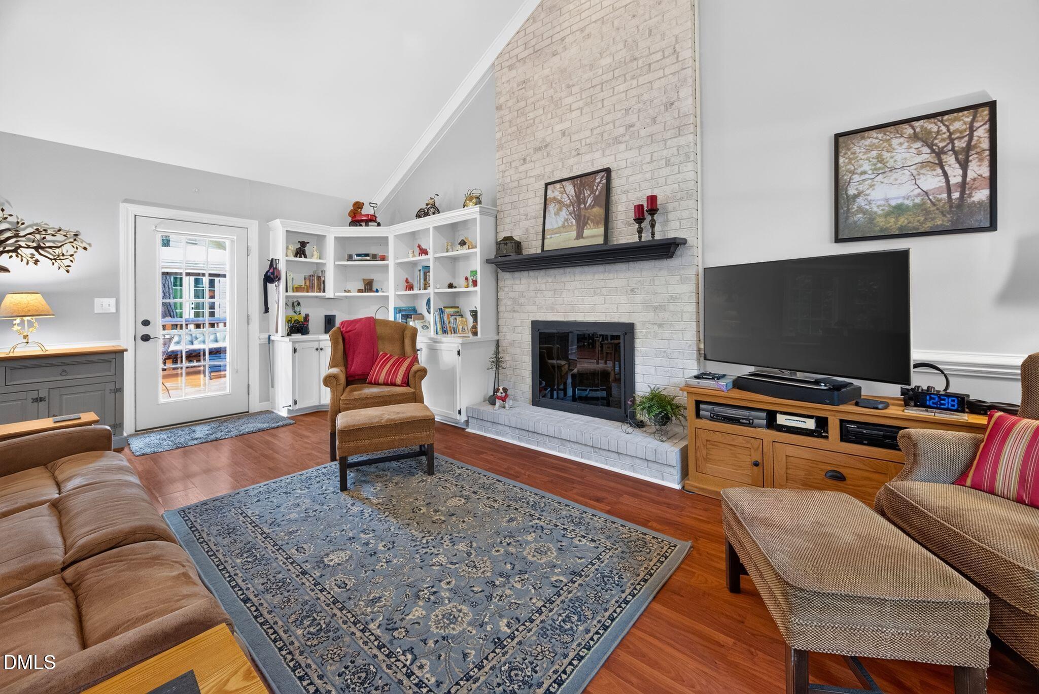 main property photo 6