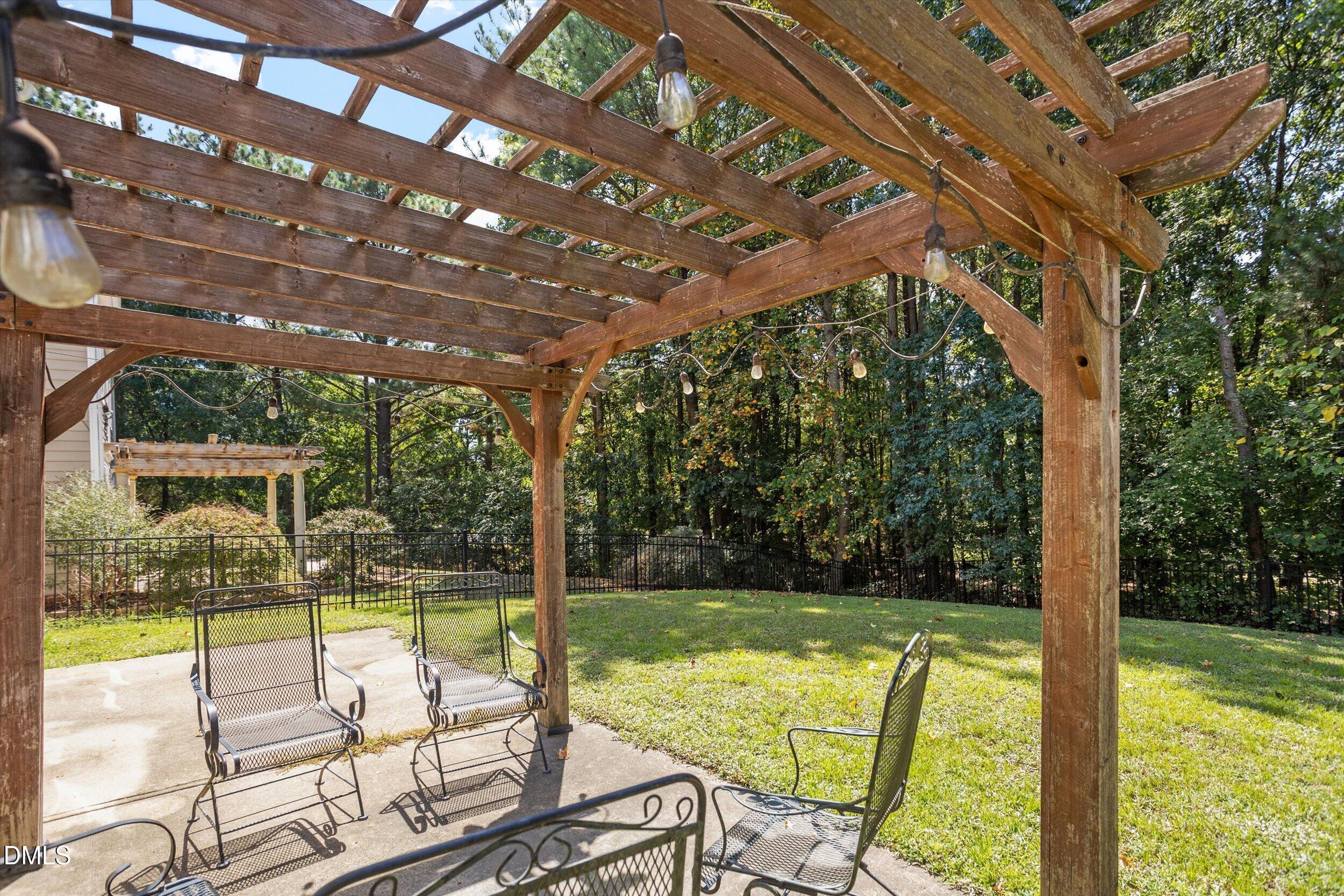 main property photo 40