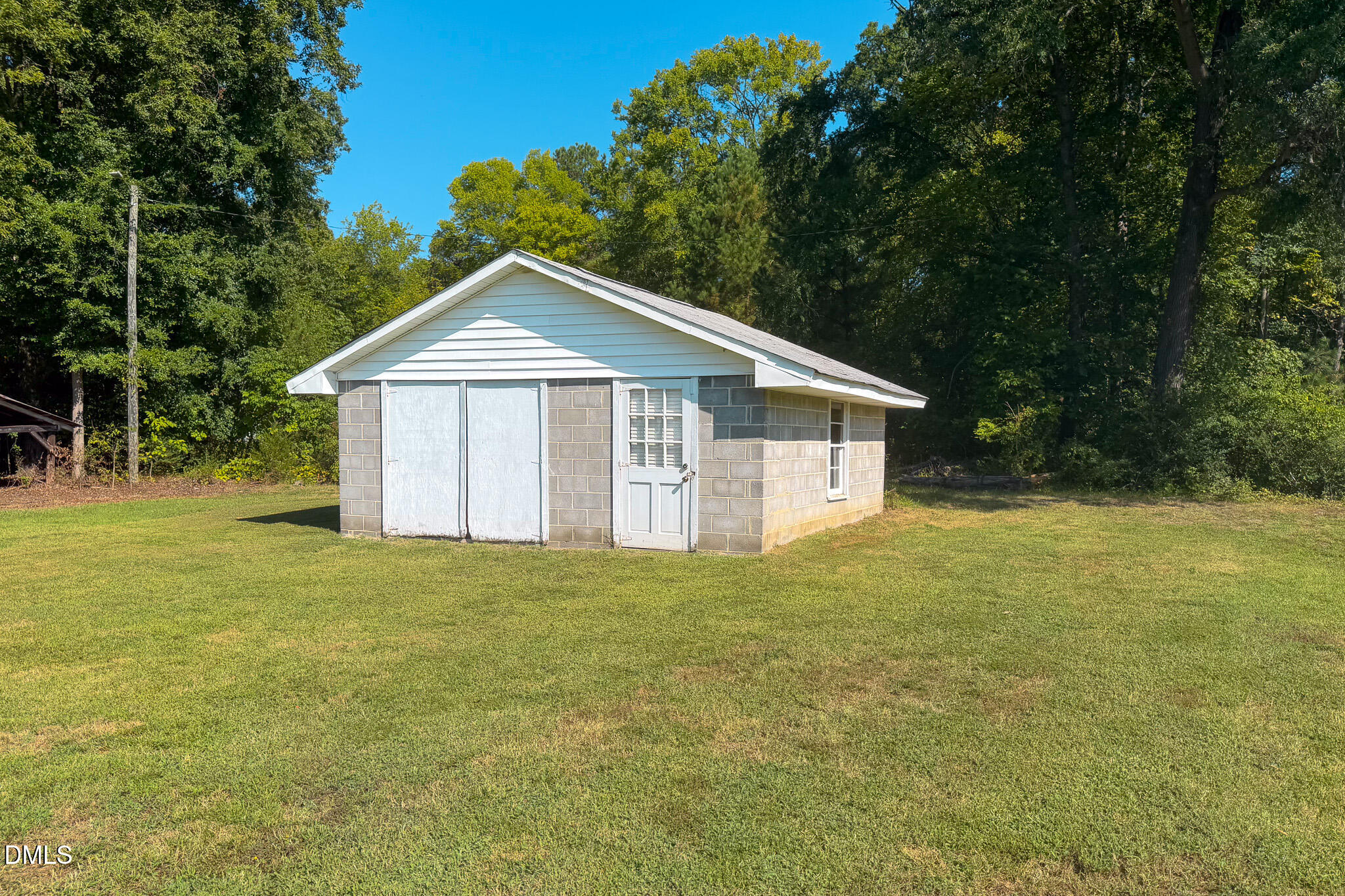 main property photo 6