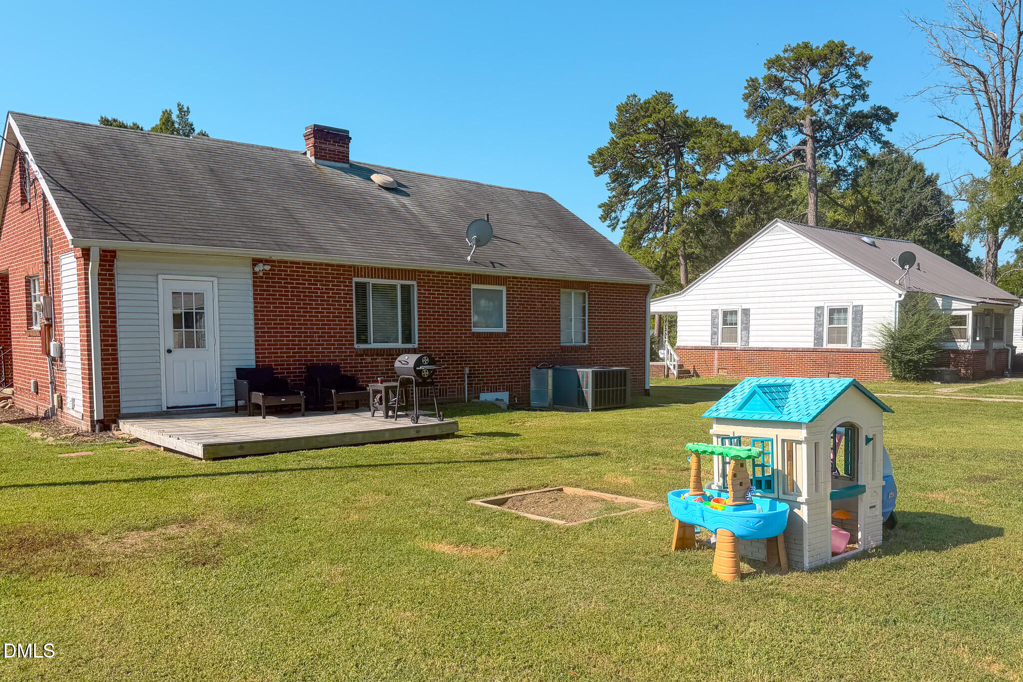 main property photo 7