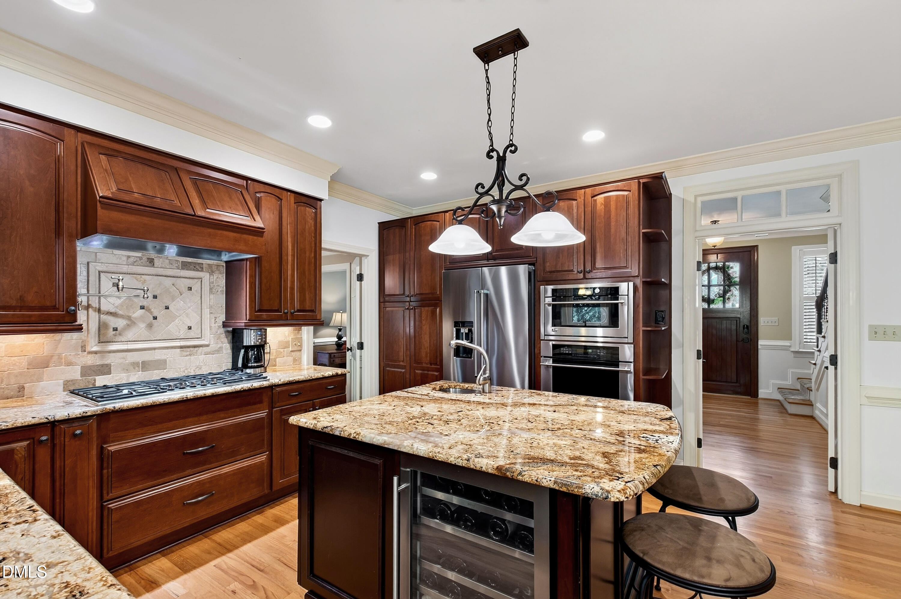 main property photo 8