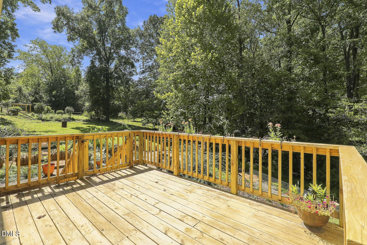 main property photo 40