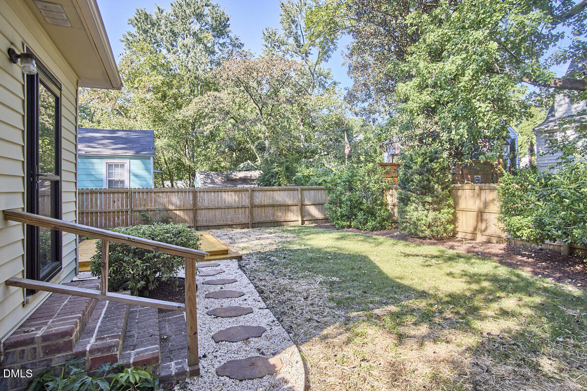 main property photo 23