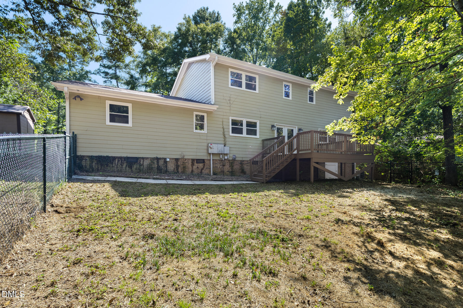 main property photo 34