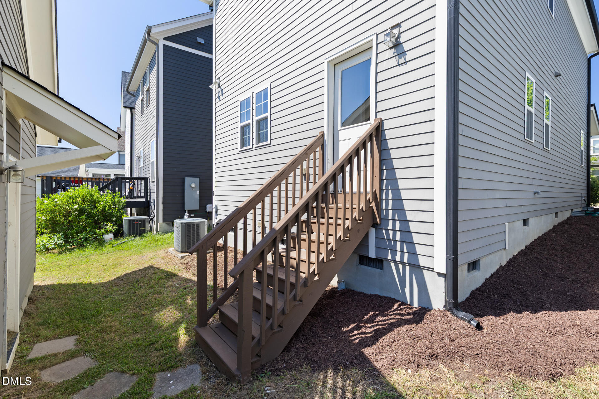main property photo 18