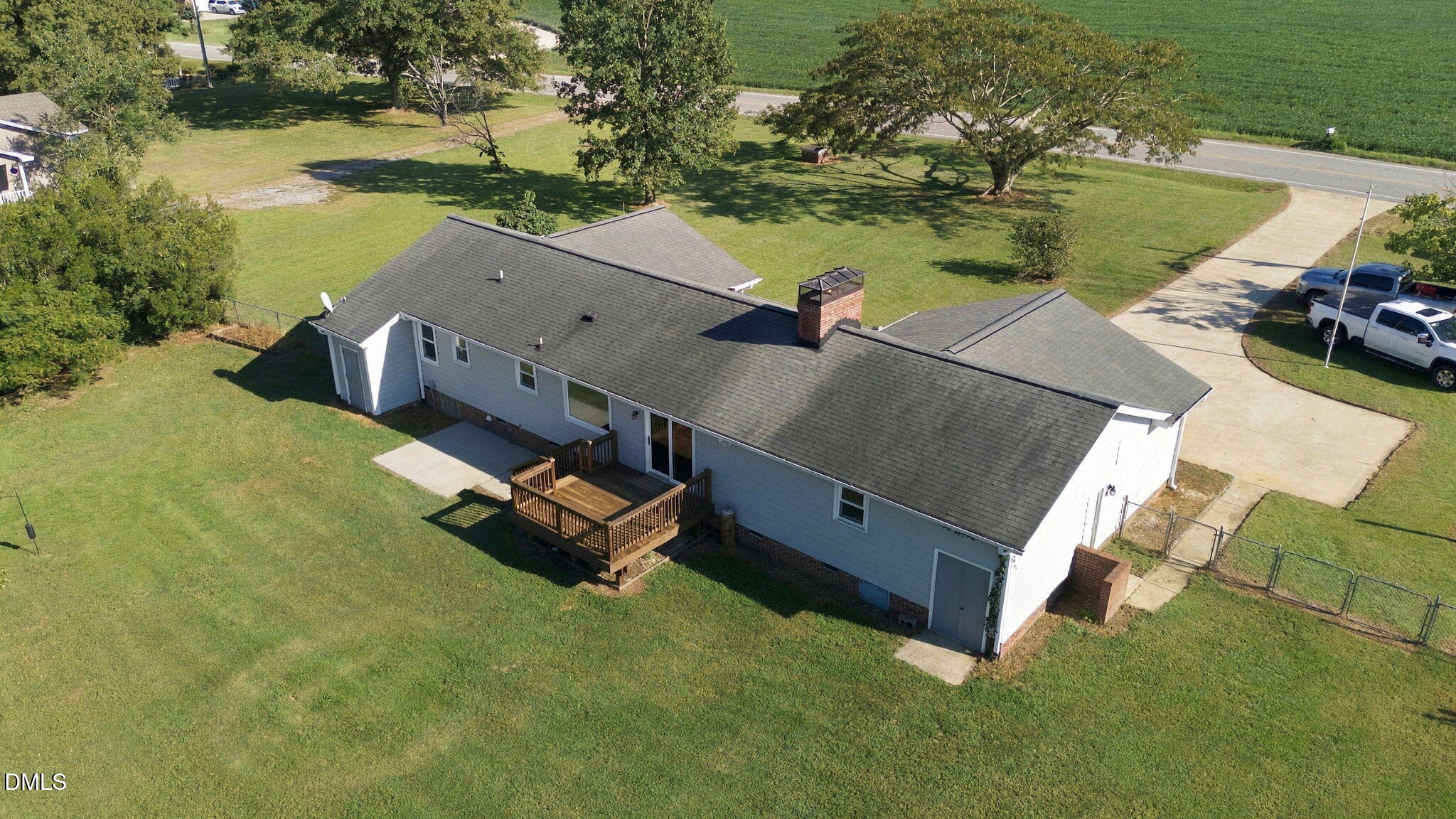 main property photo 32