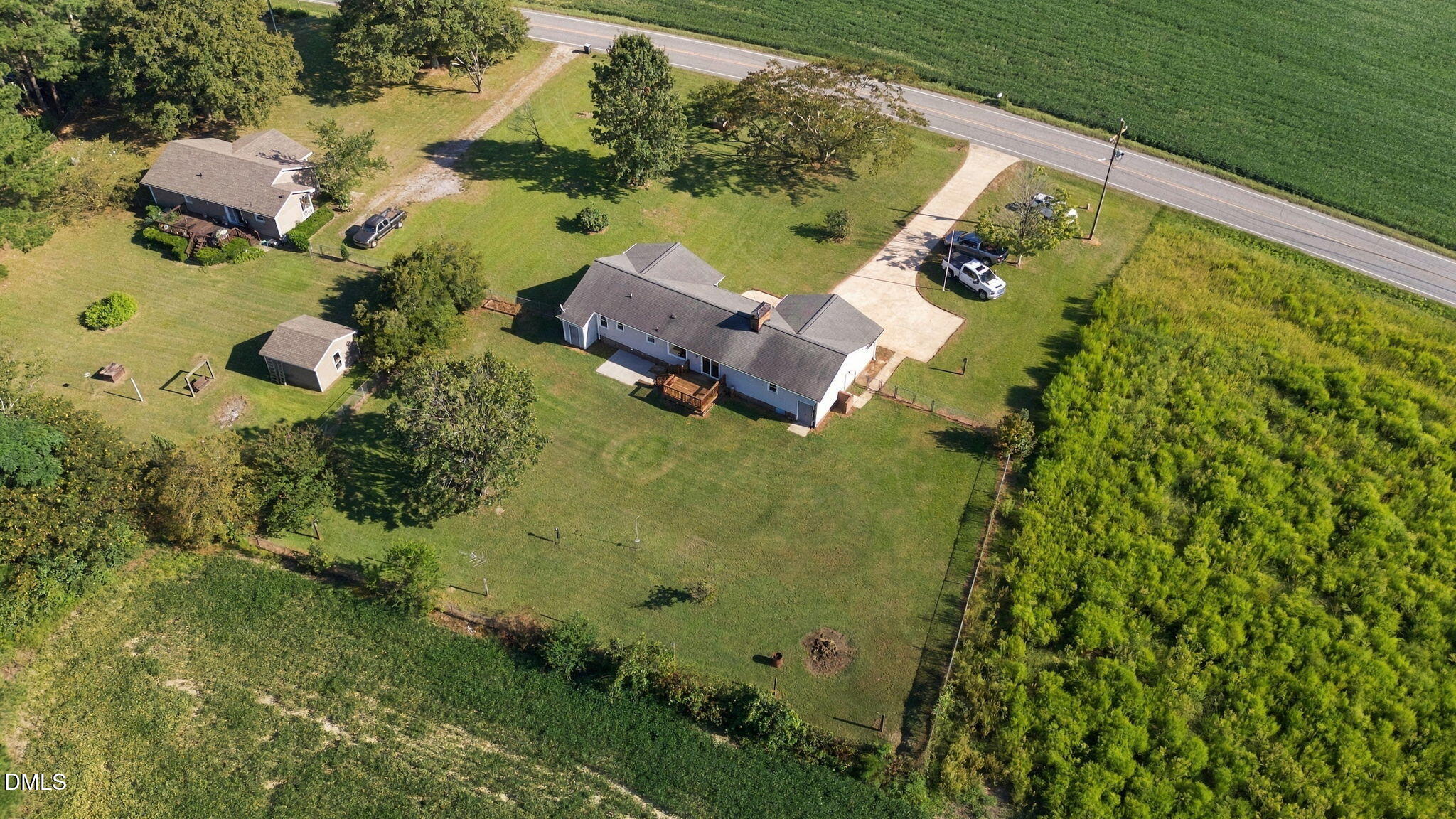 main property photo 40