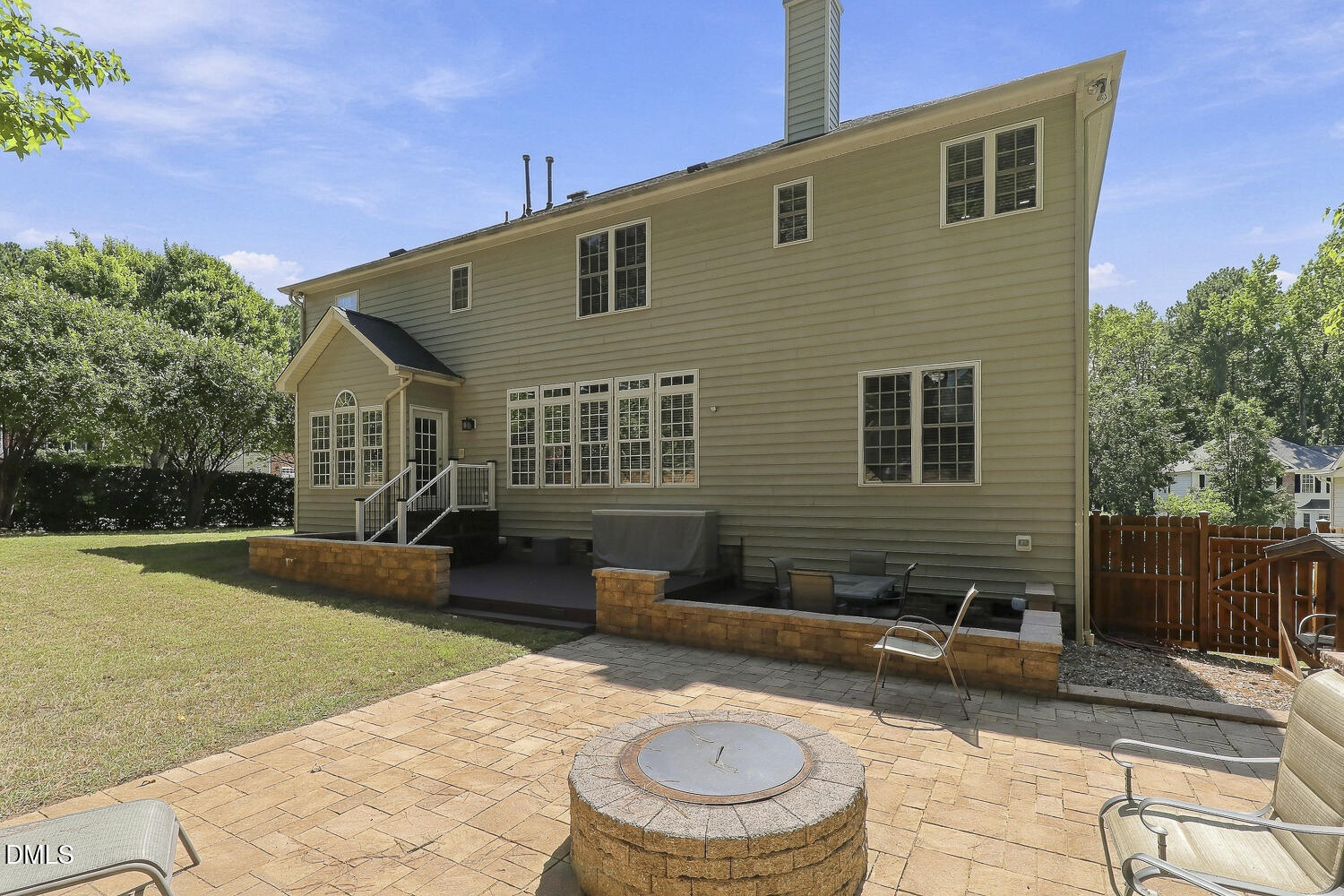 main property photo 8