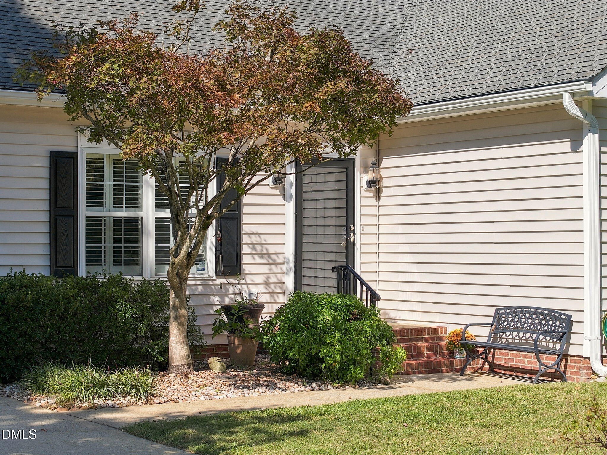 main property photo 4