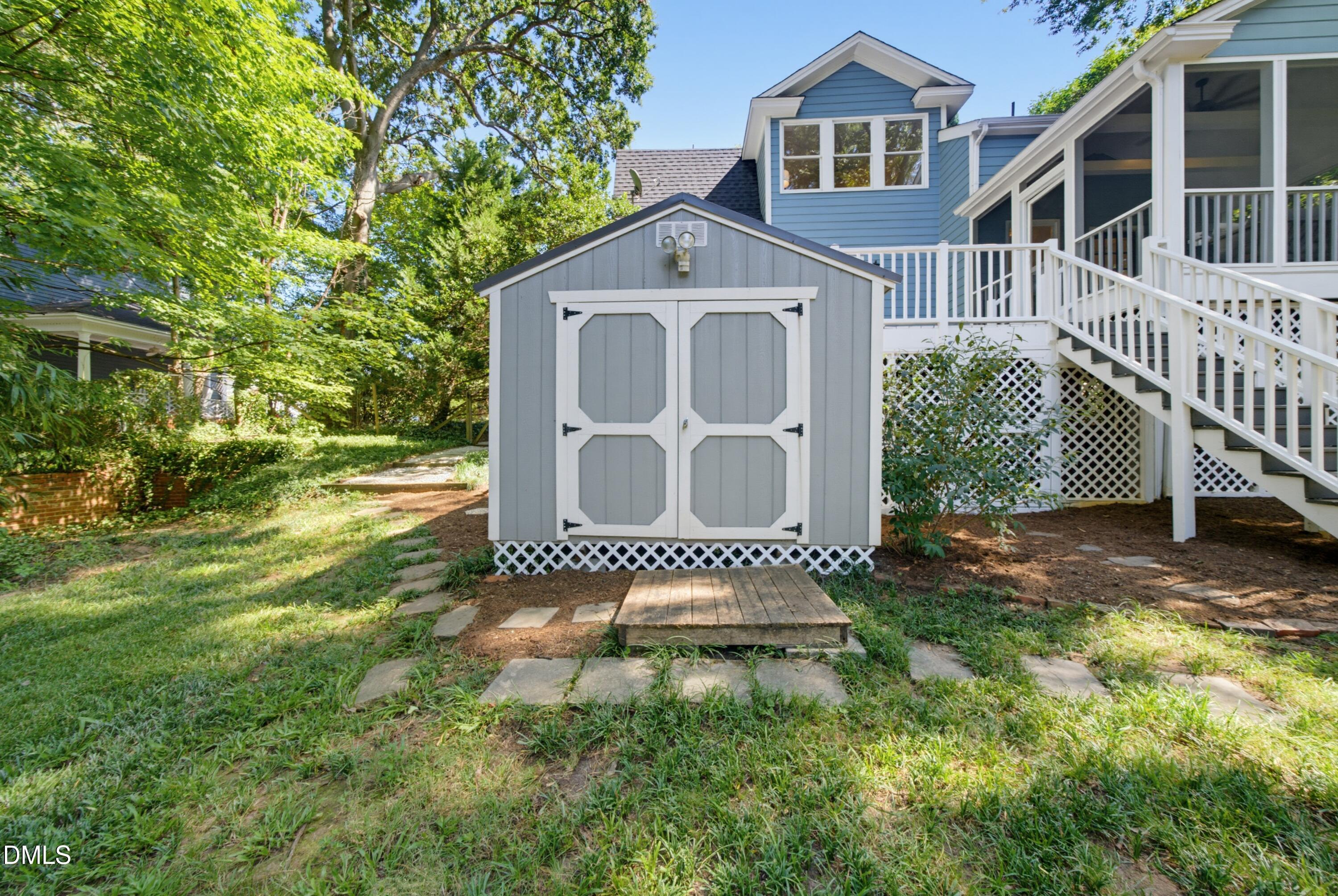 main property photo 29