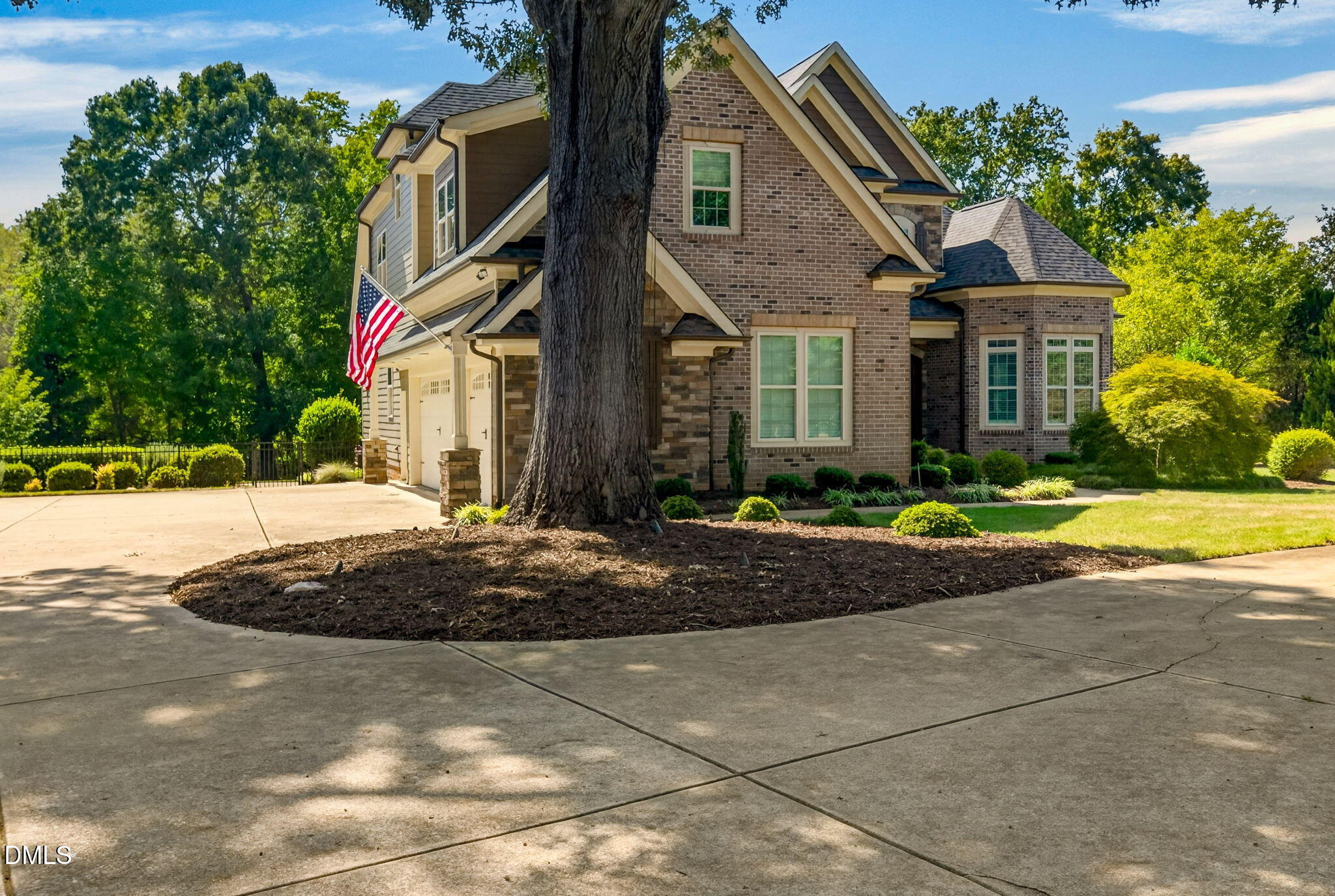 main property photo 7