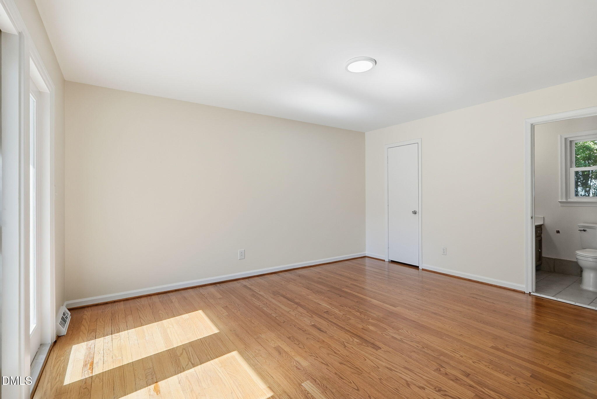 main property photo 44