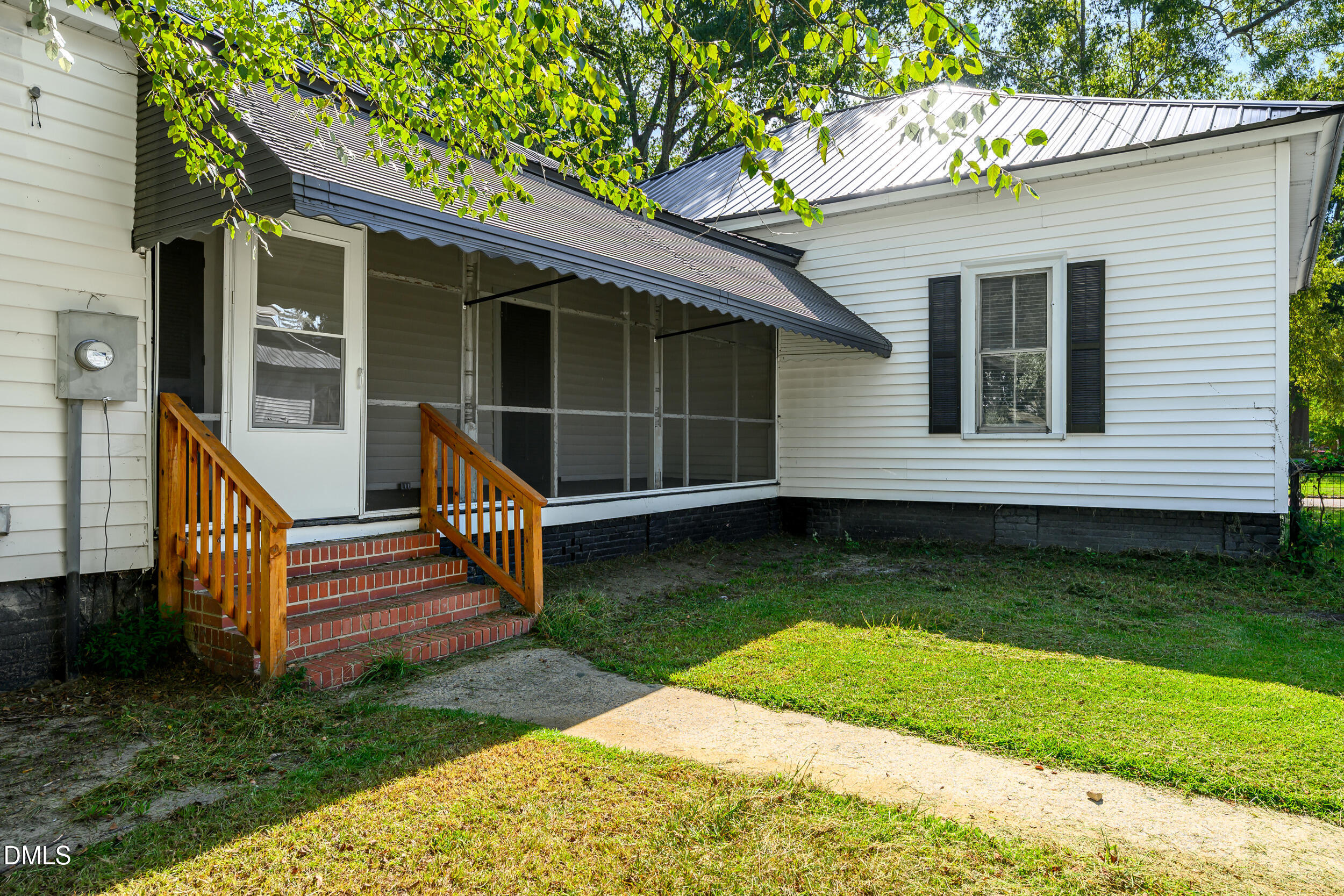 main property photo 24