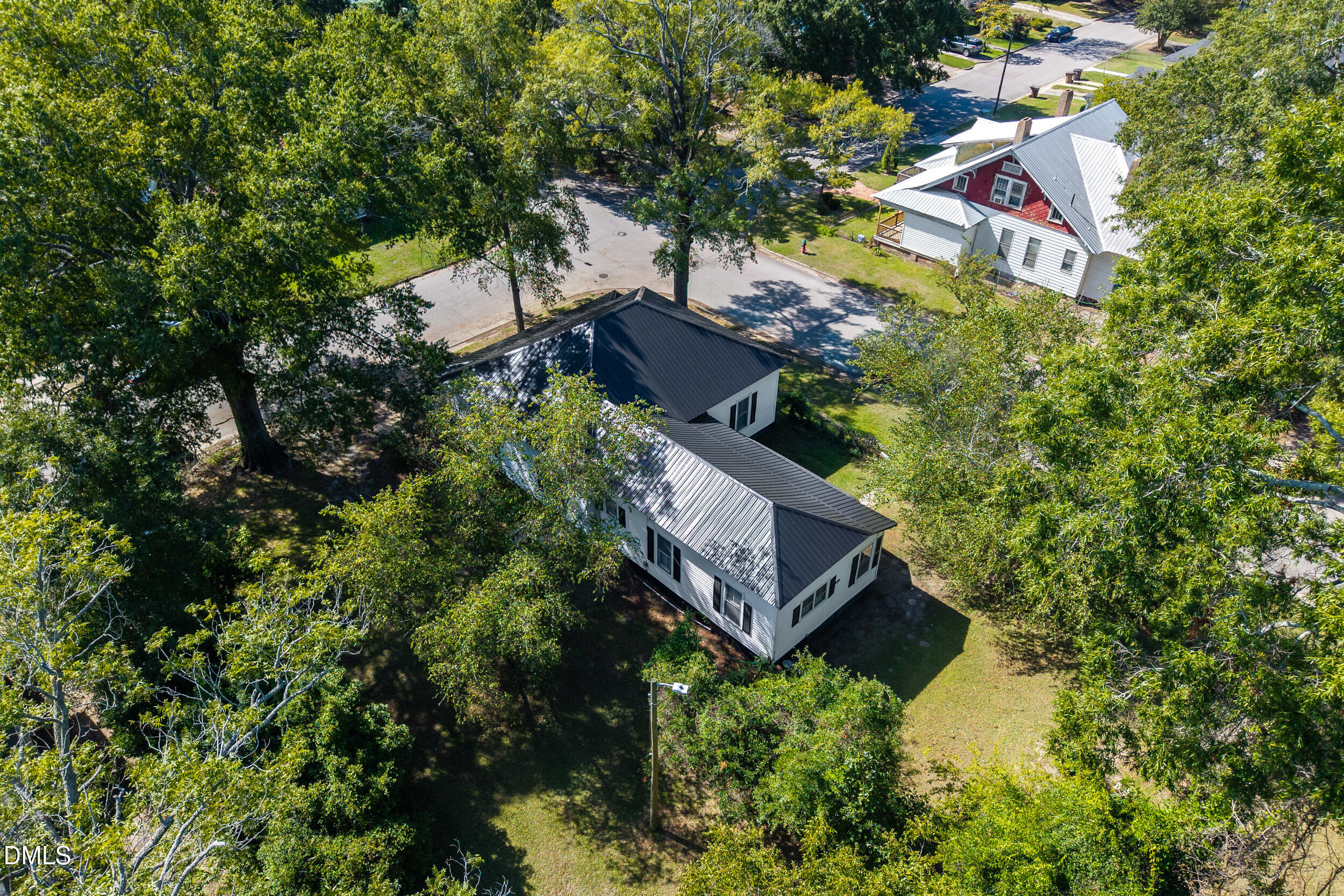 main property photo 30