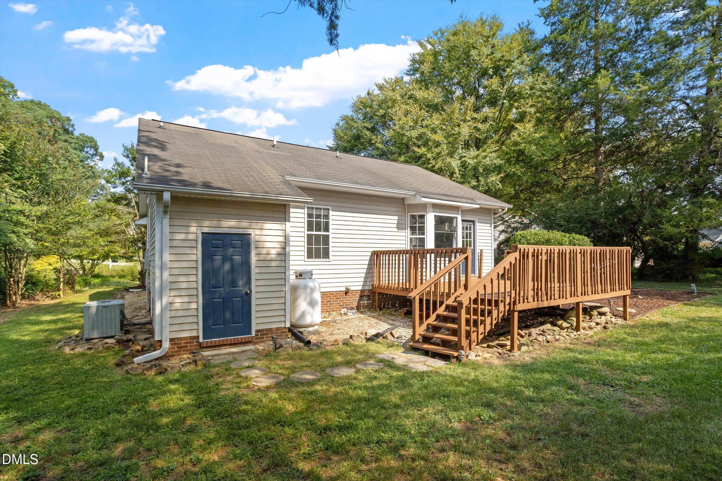 main property photo 33