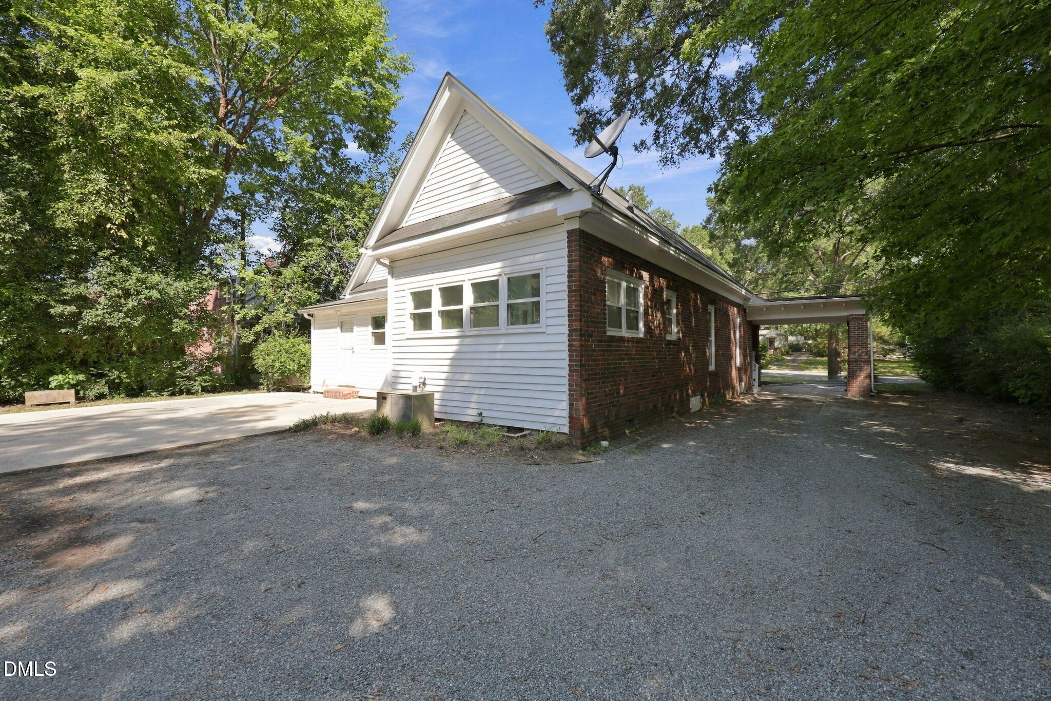main property photo 26