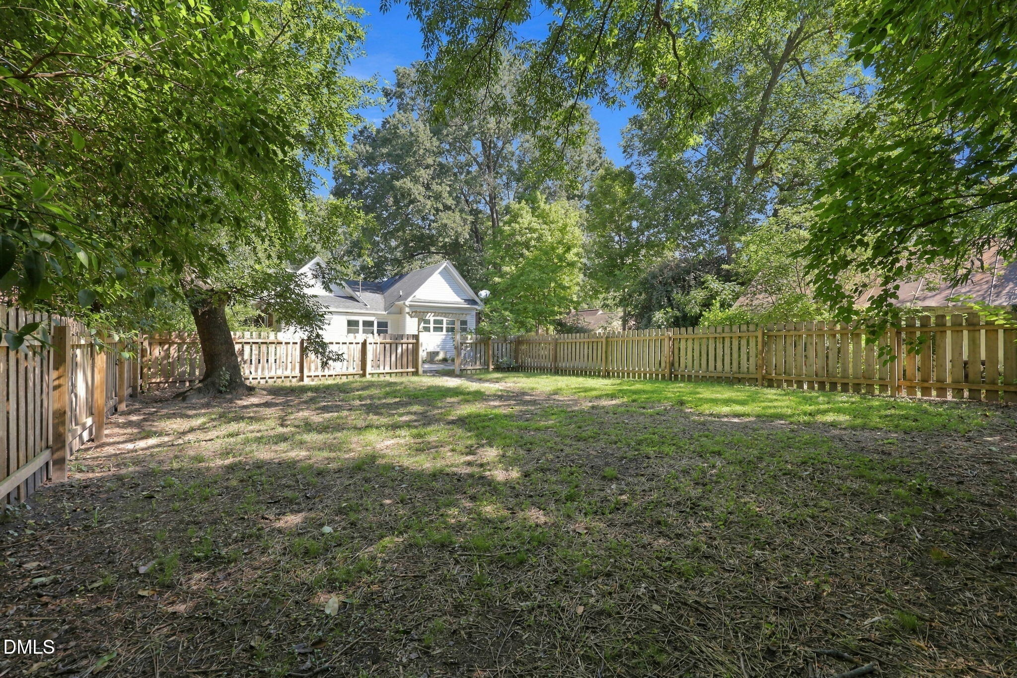 main property photo 32