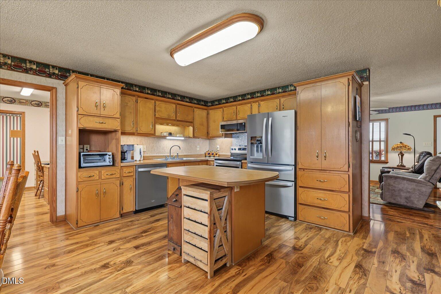 main property photo 6
