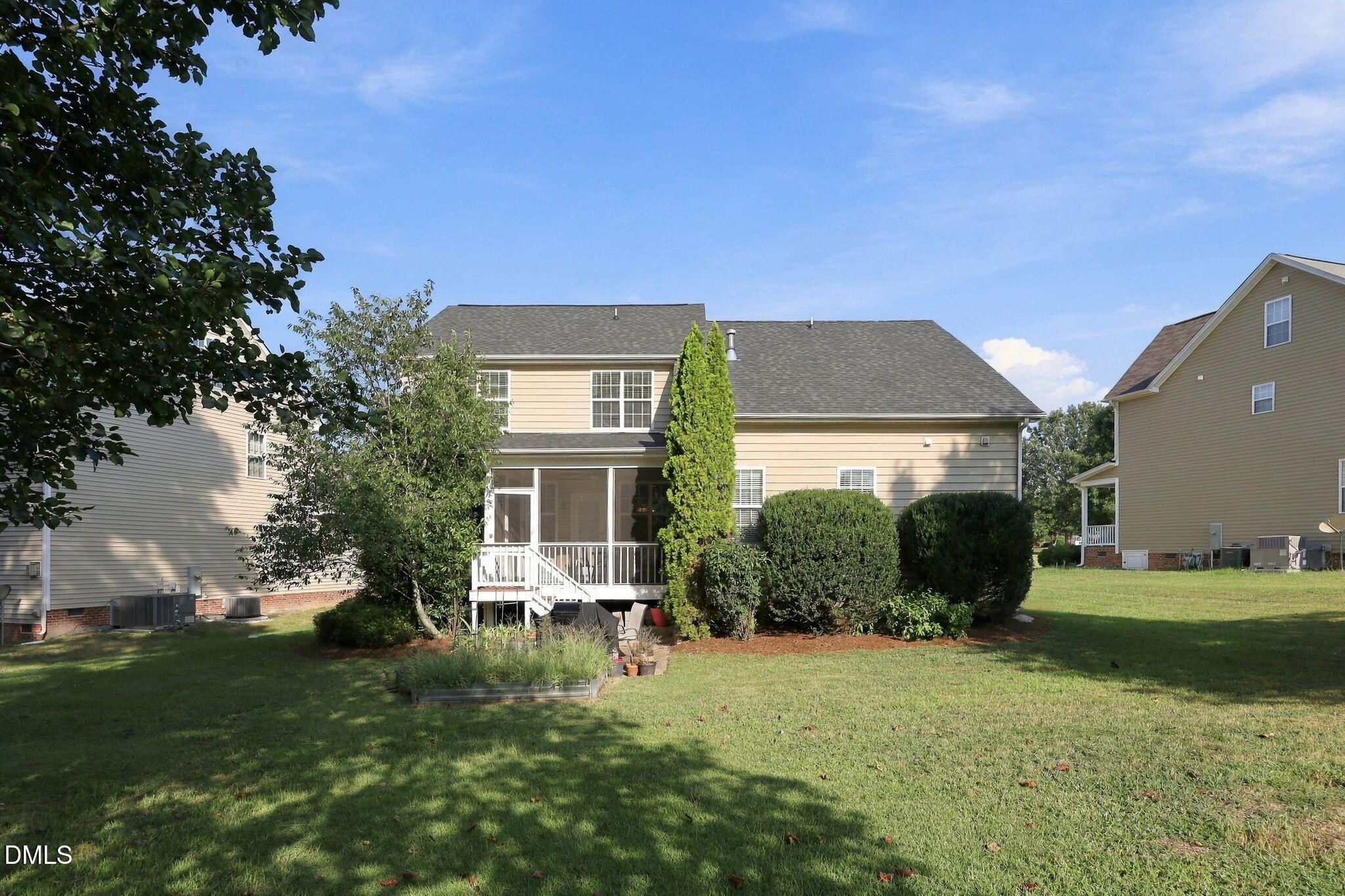 main property photo 37