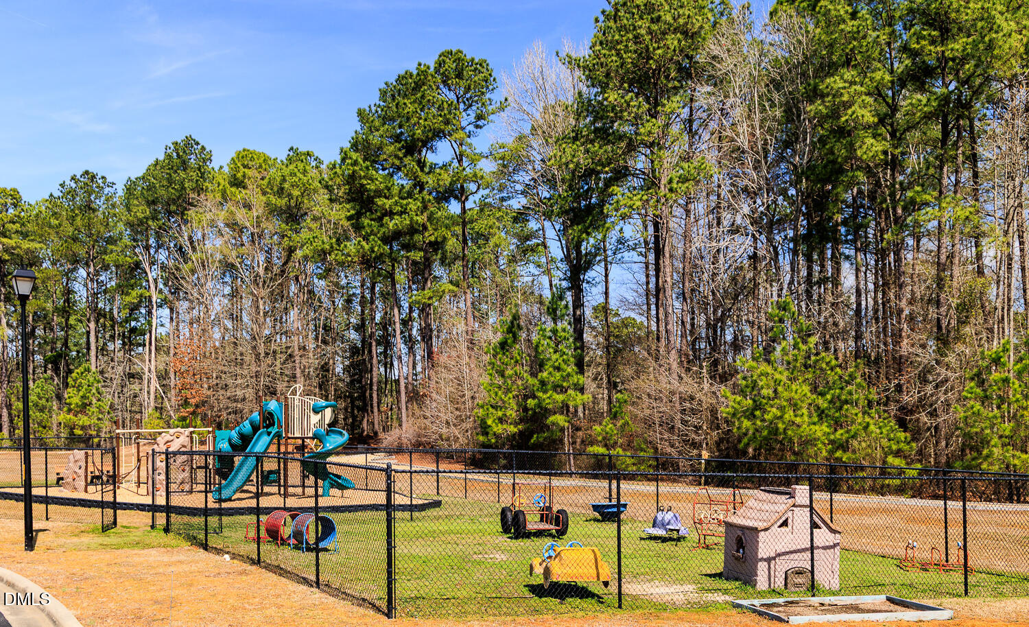 main property photo 31