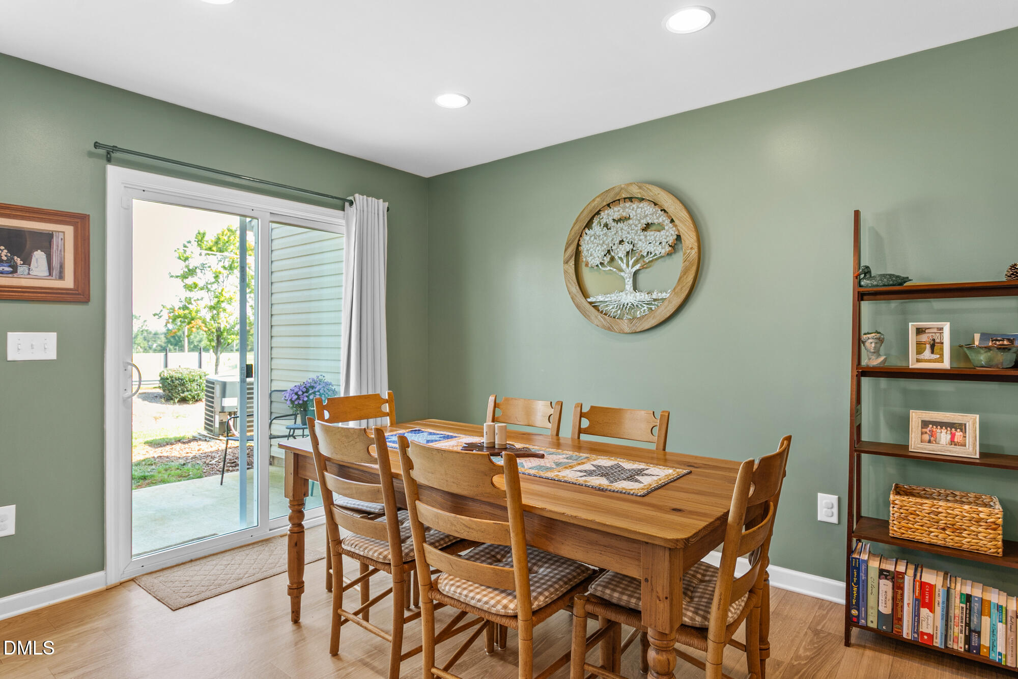 main property photo 13