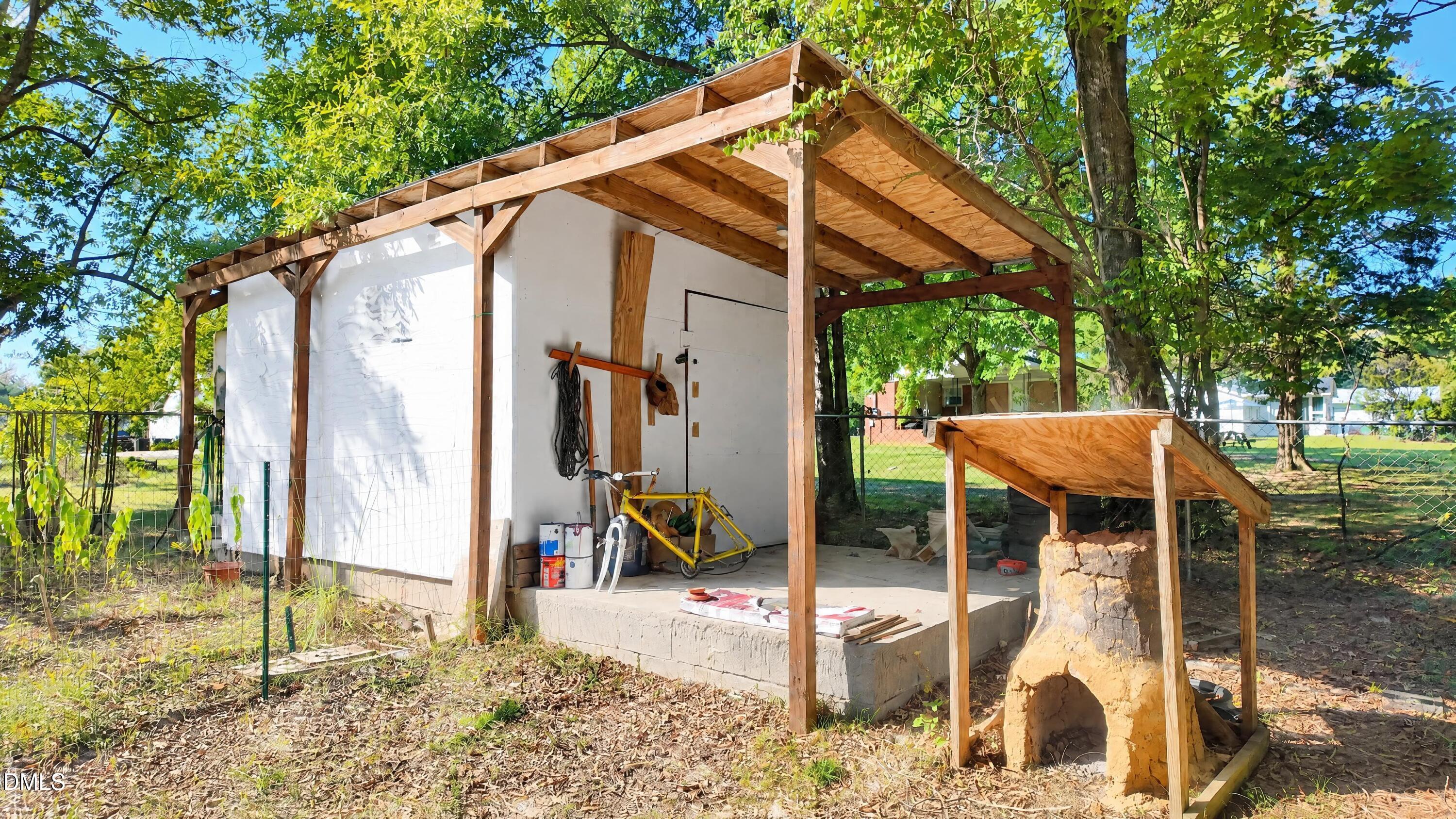 main property photo 23