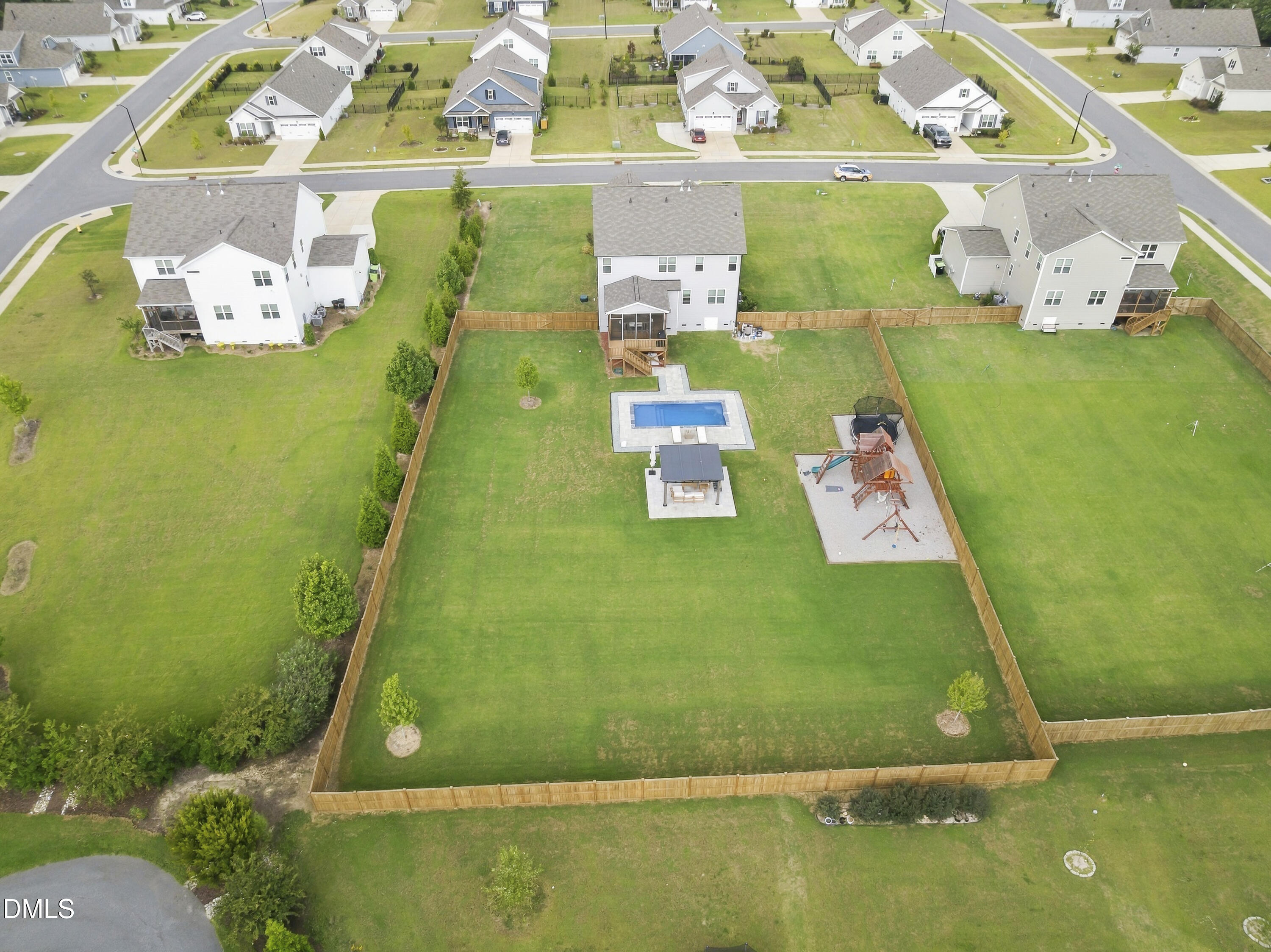 main property photo 5