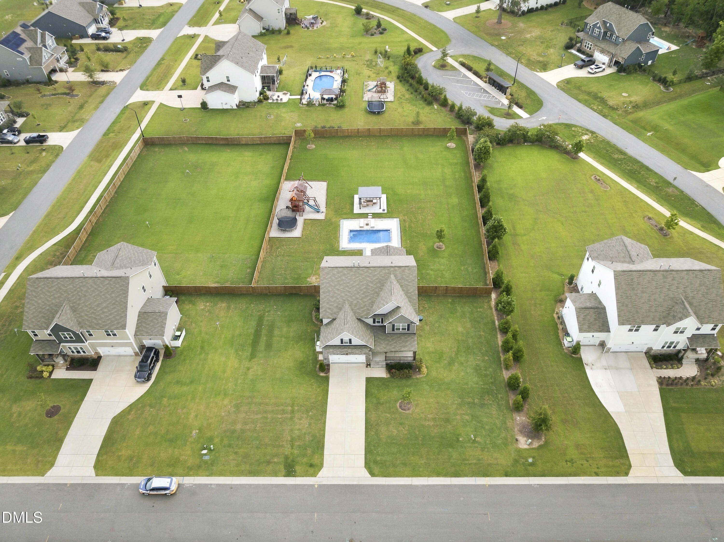 main property photo 50