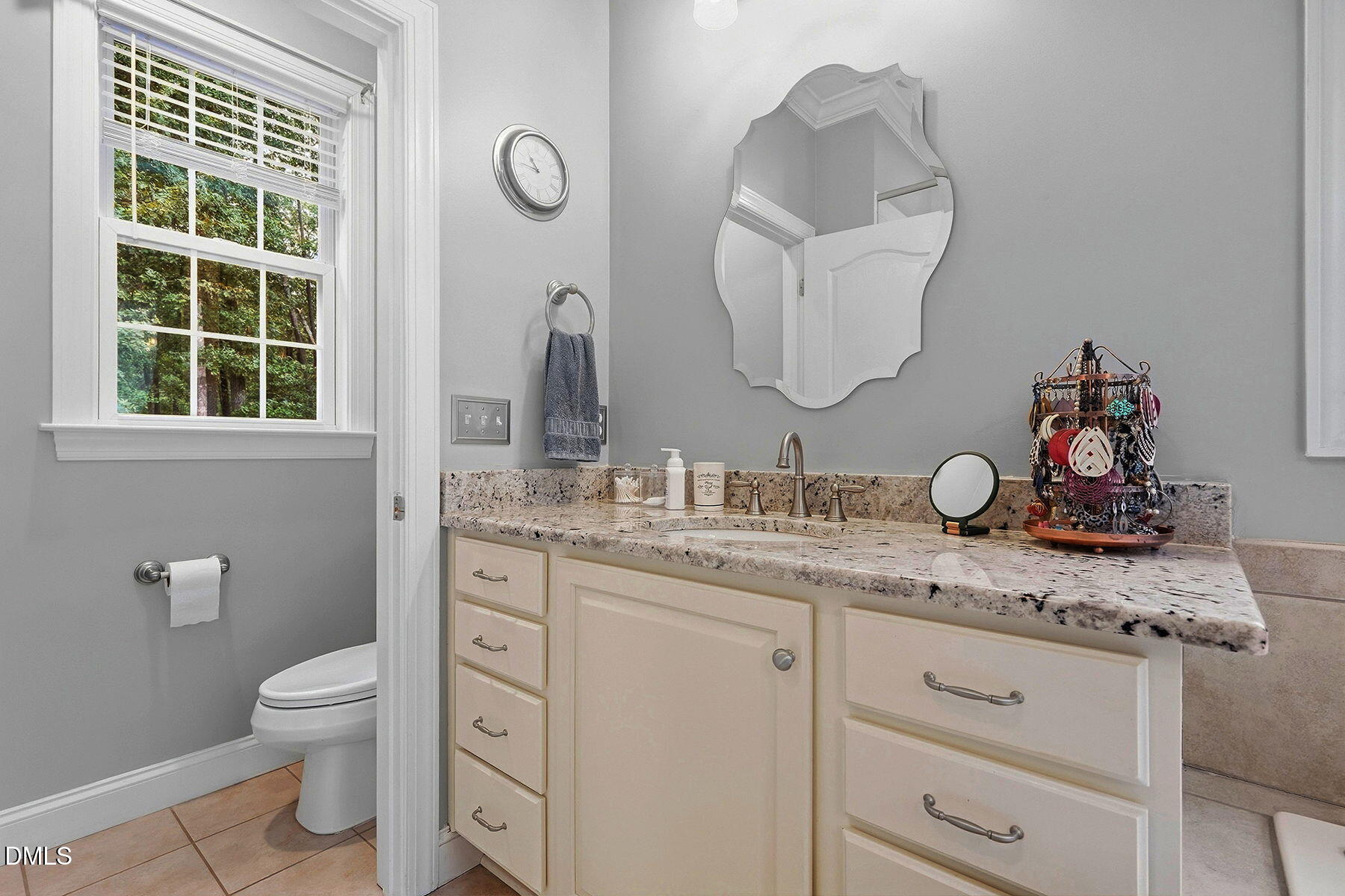 main property photo 26