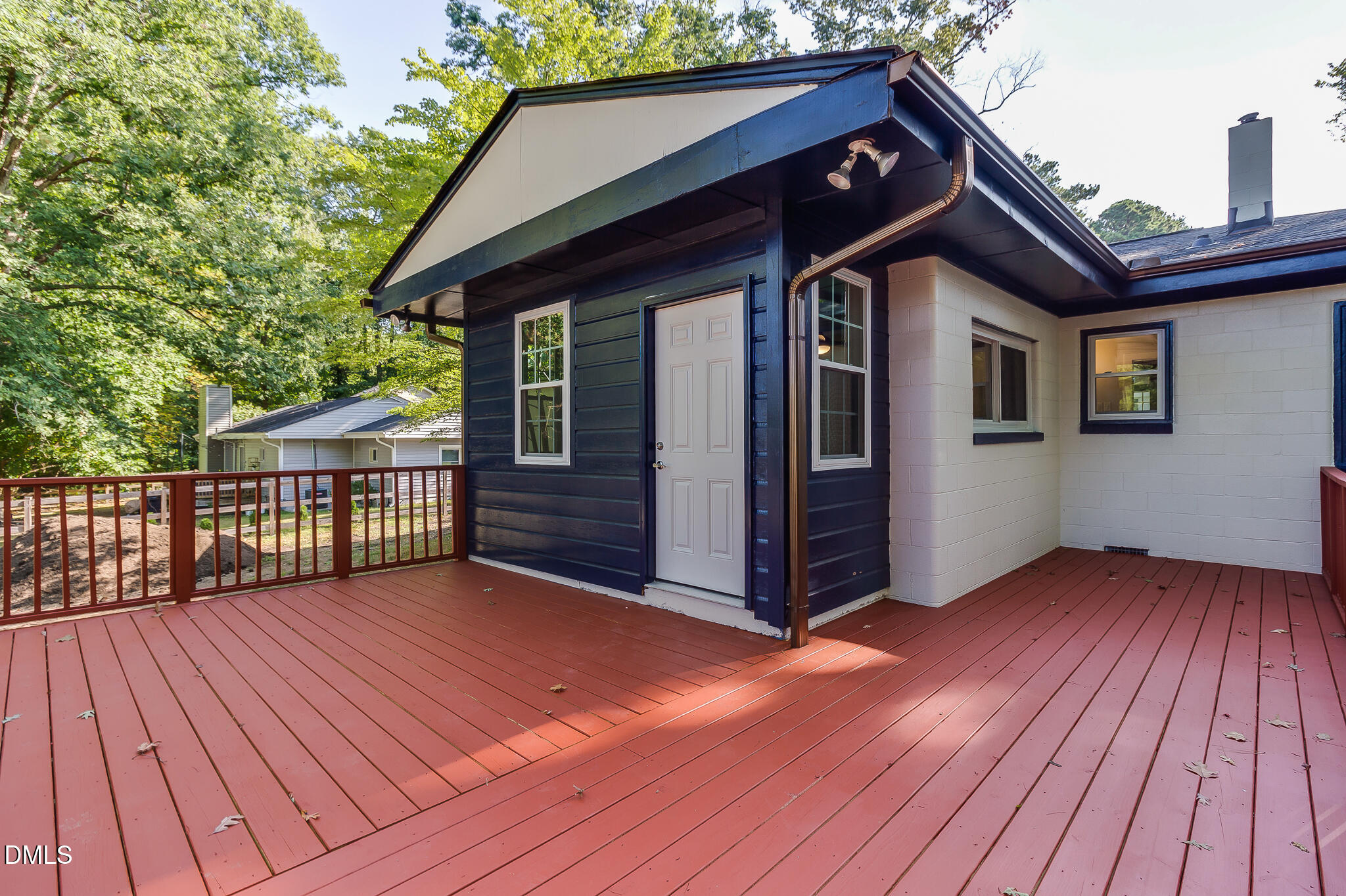 main property photo 22