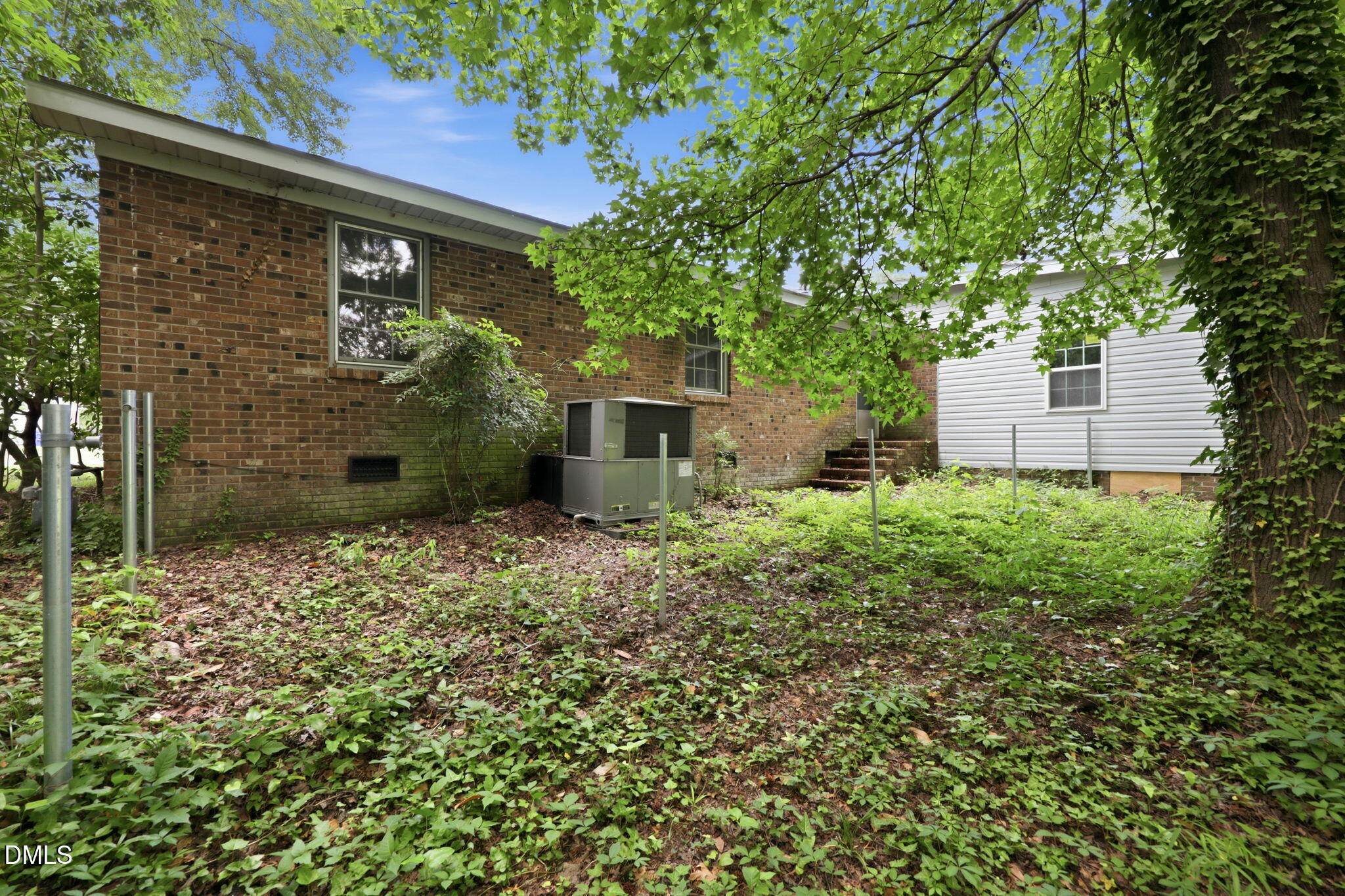 main property photo 31