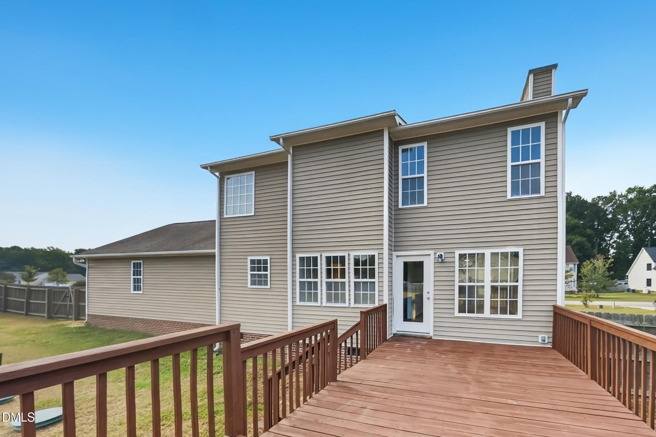 main property photo 12