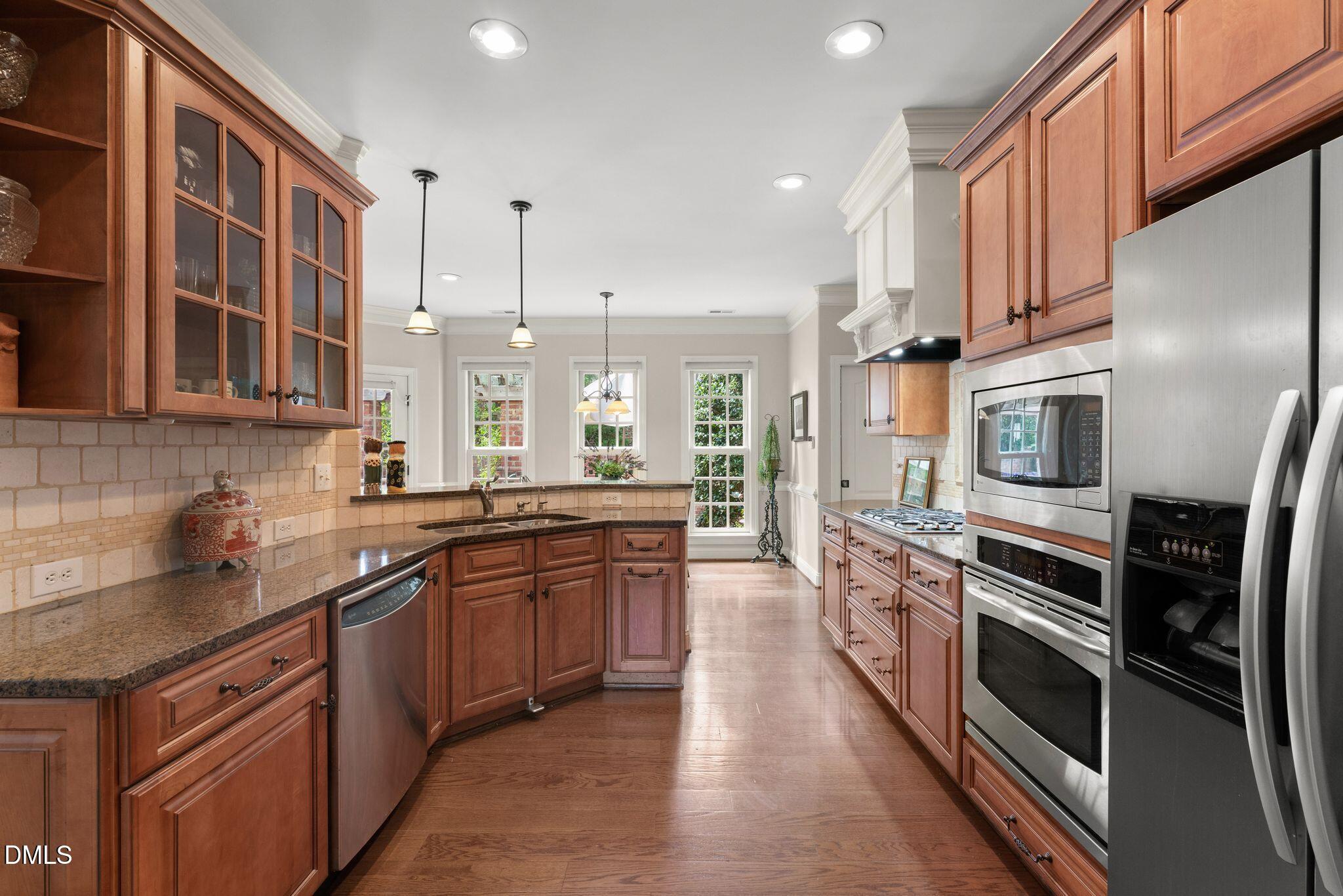 main property photo 7