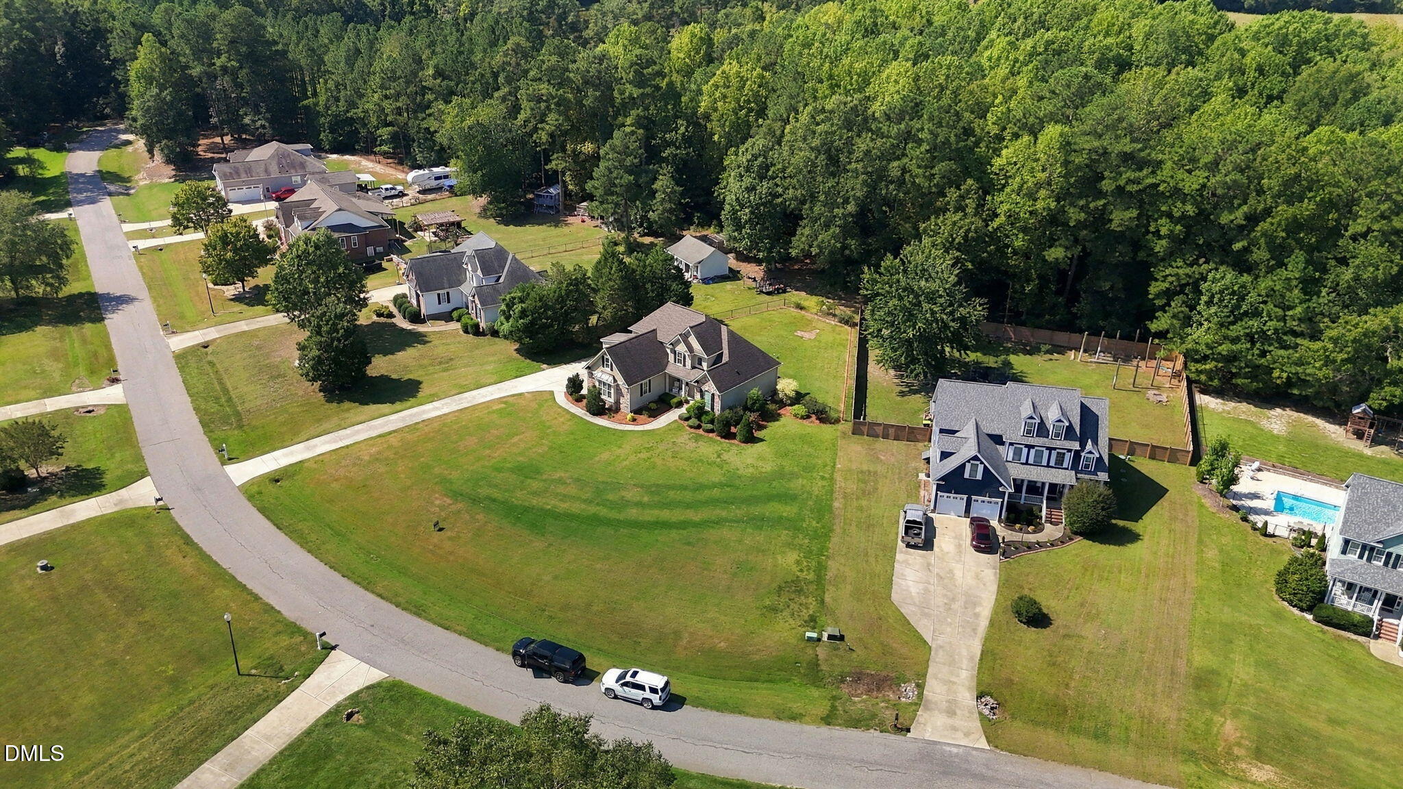 main property photo 11