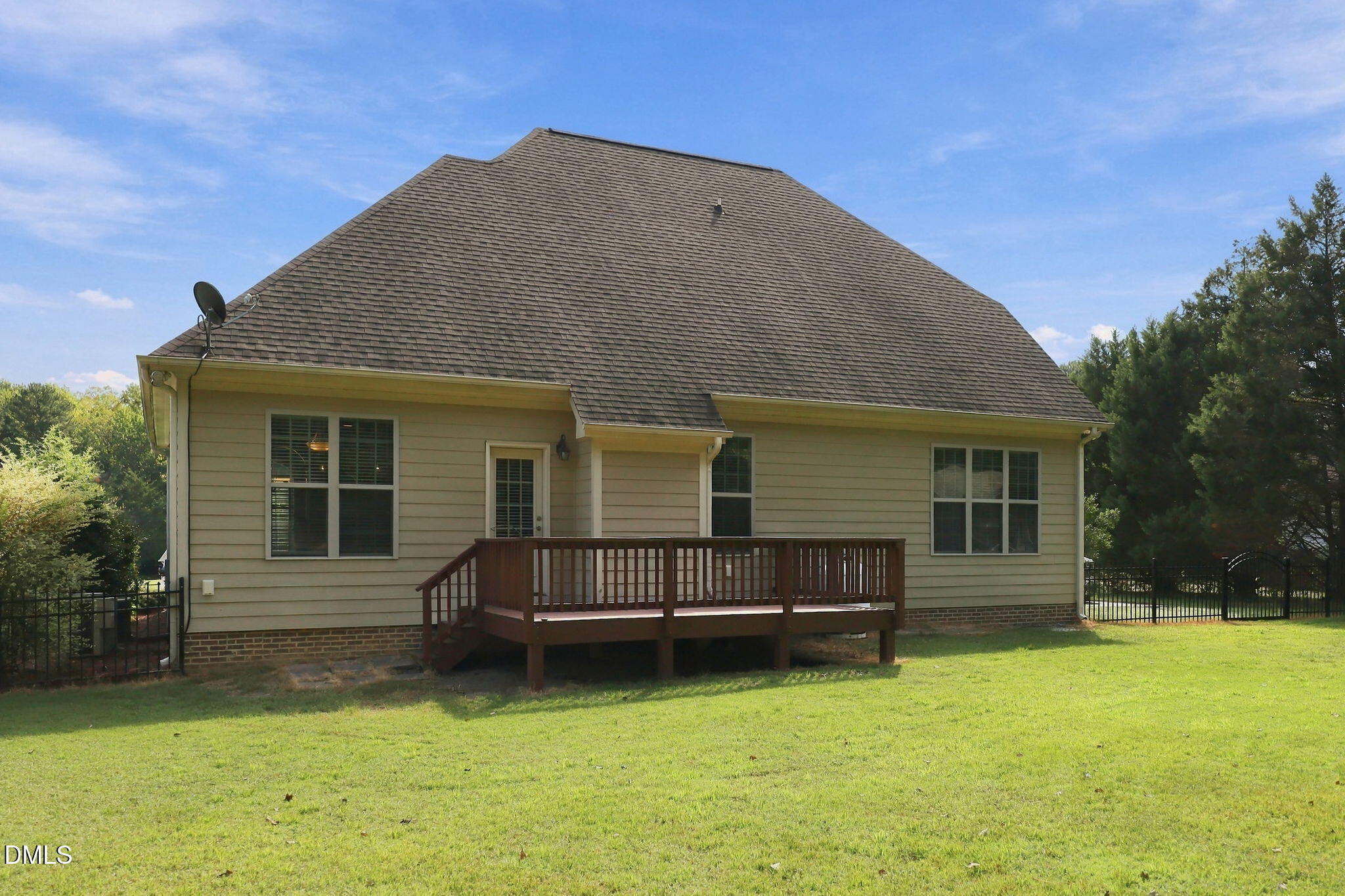 main property photo 42