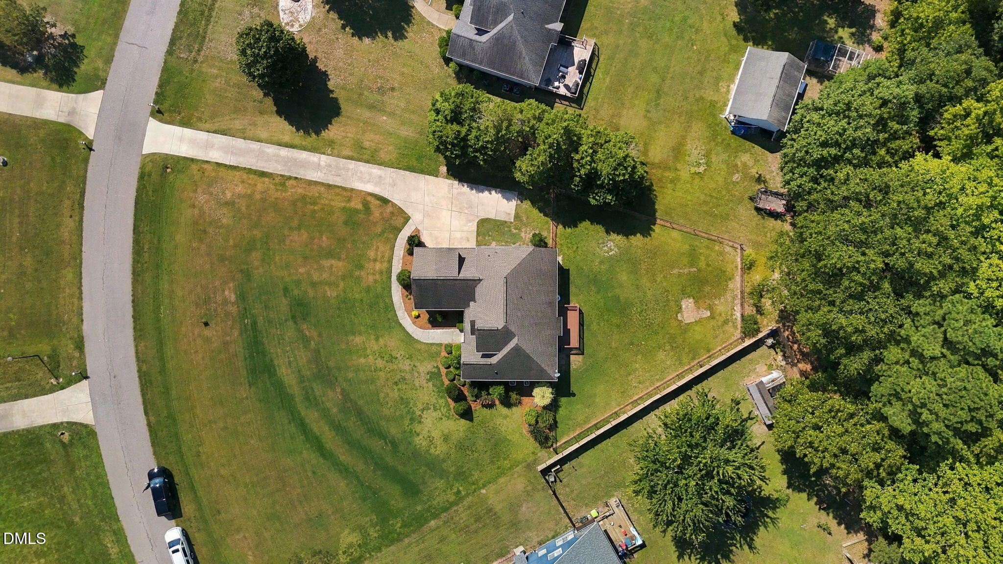 main property photo 9