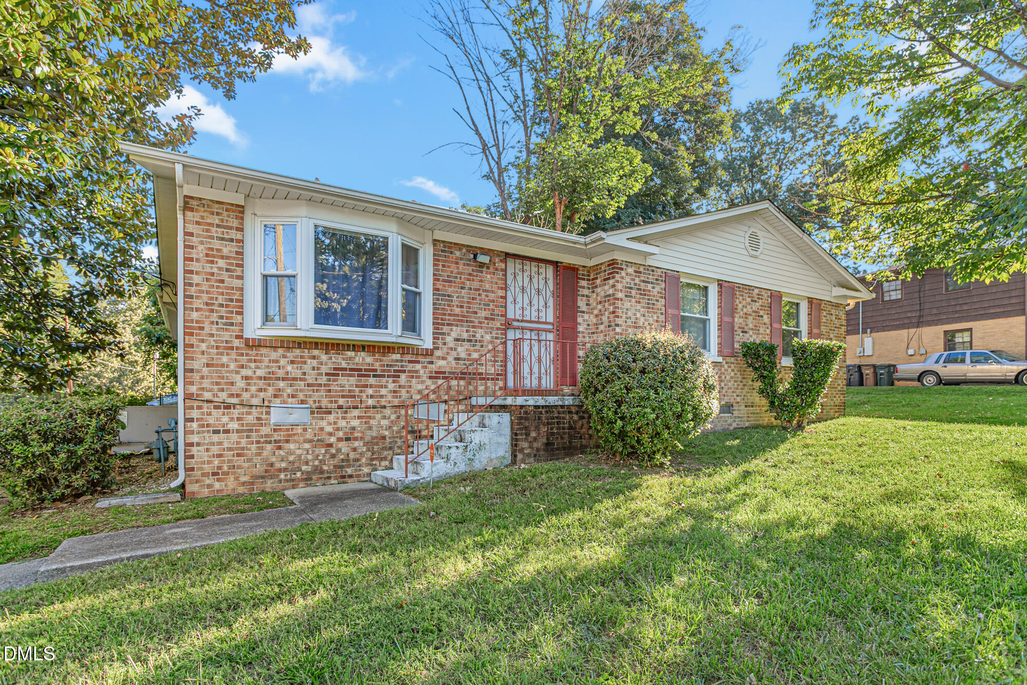 main property photo 3