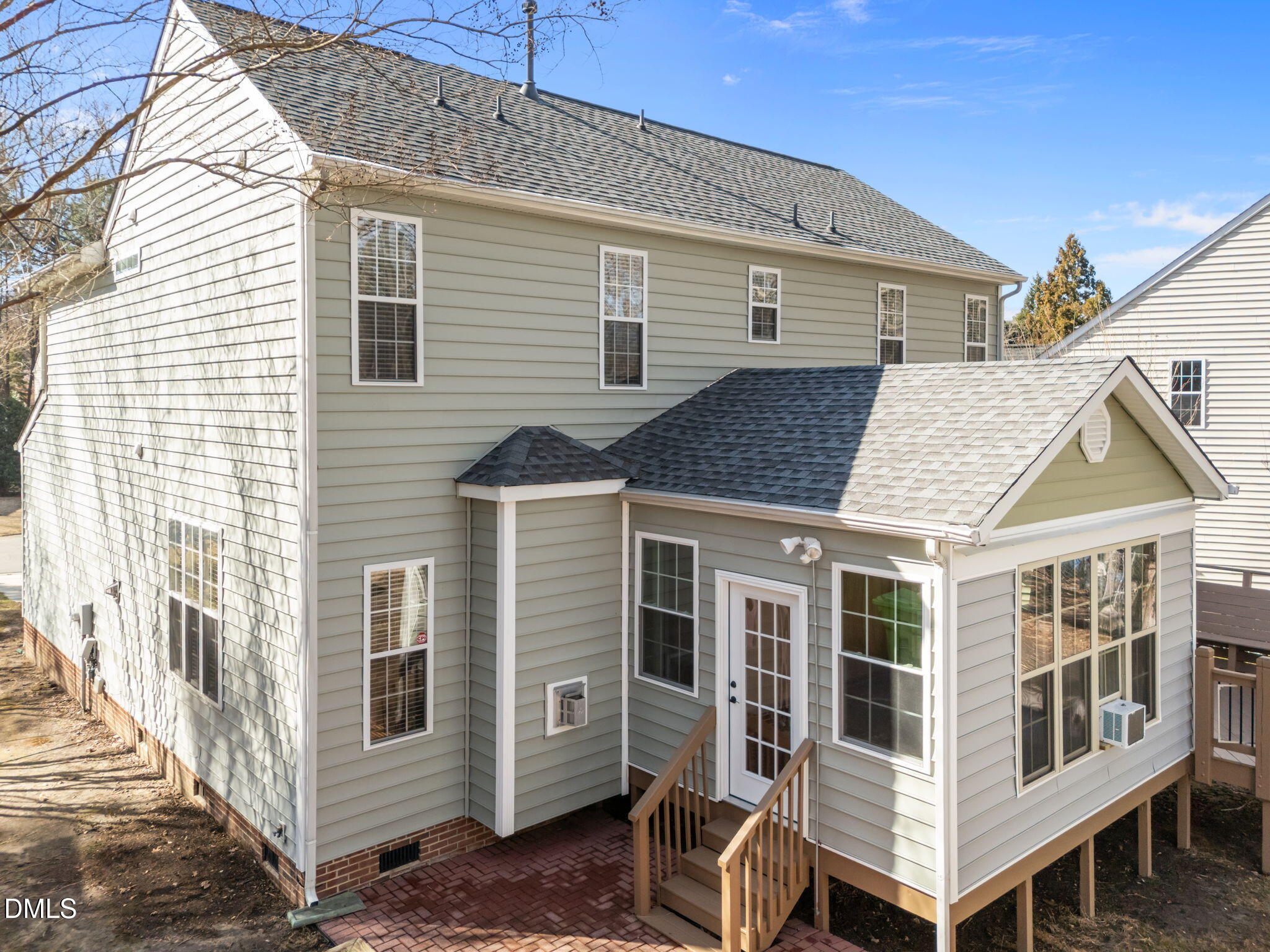 main property photo 40
