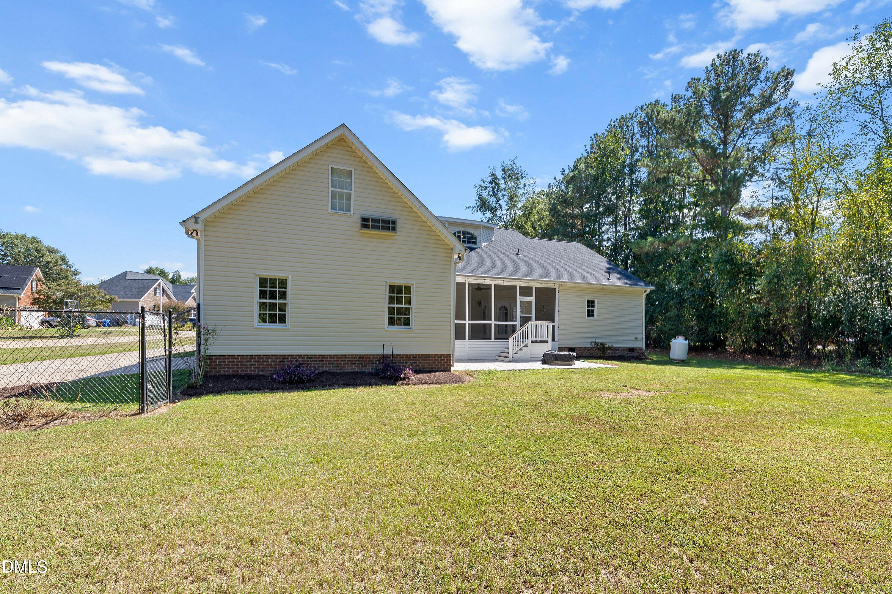main property photo 41