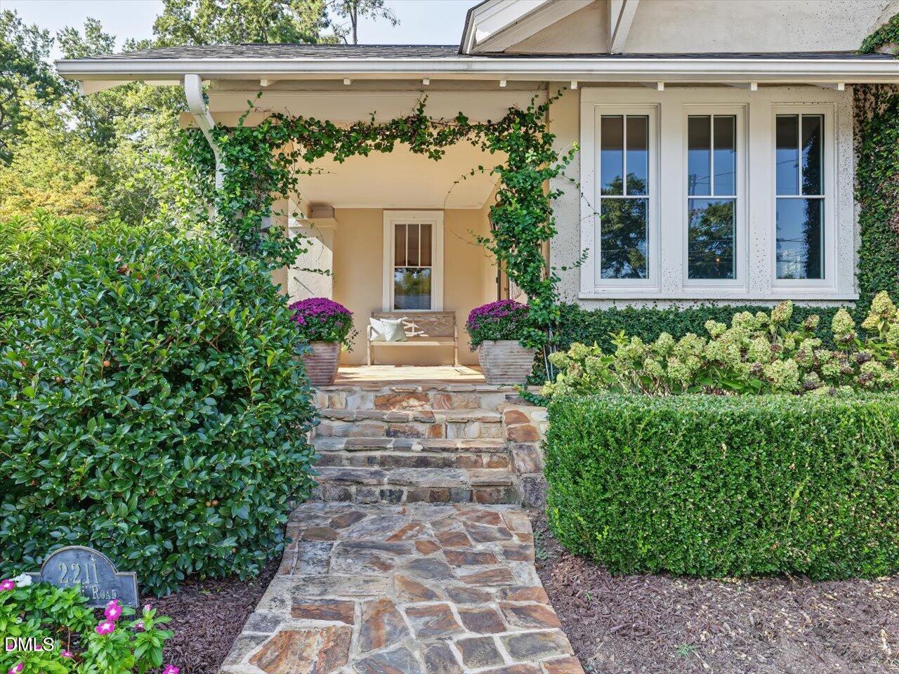 main property photo 5