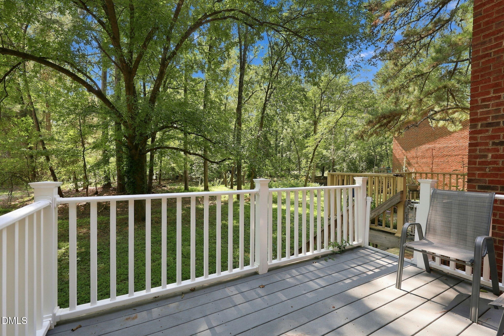 main property photo 16