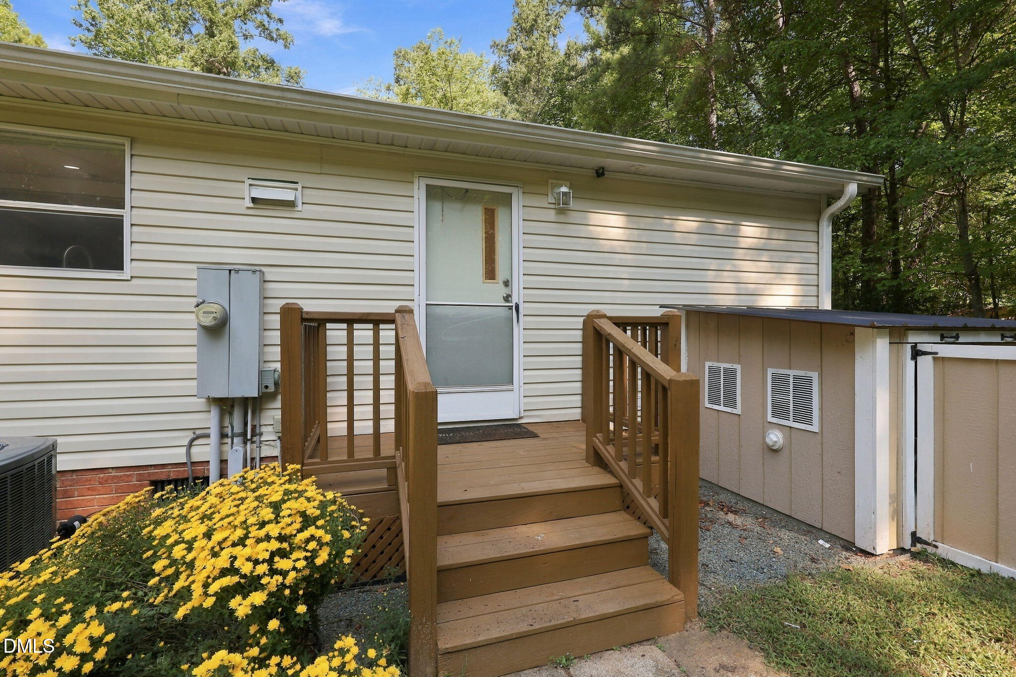 main property photo 27