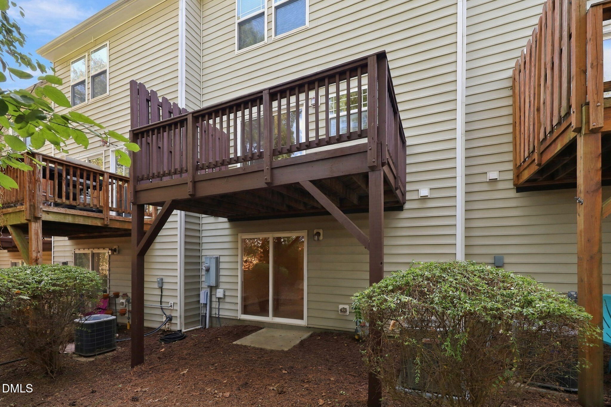 main property photo 34
