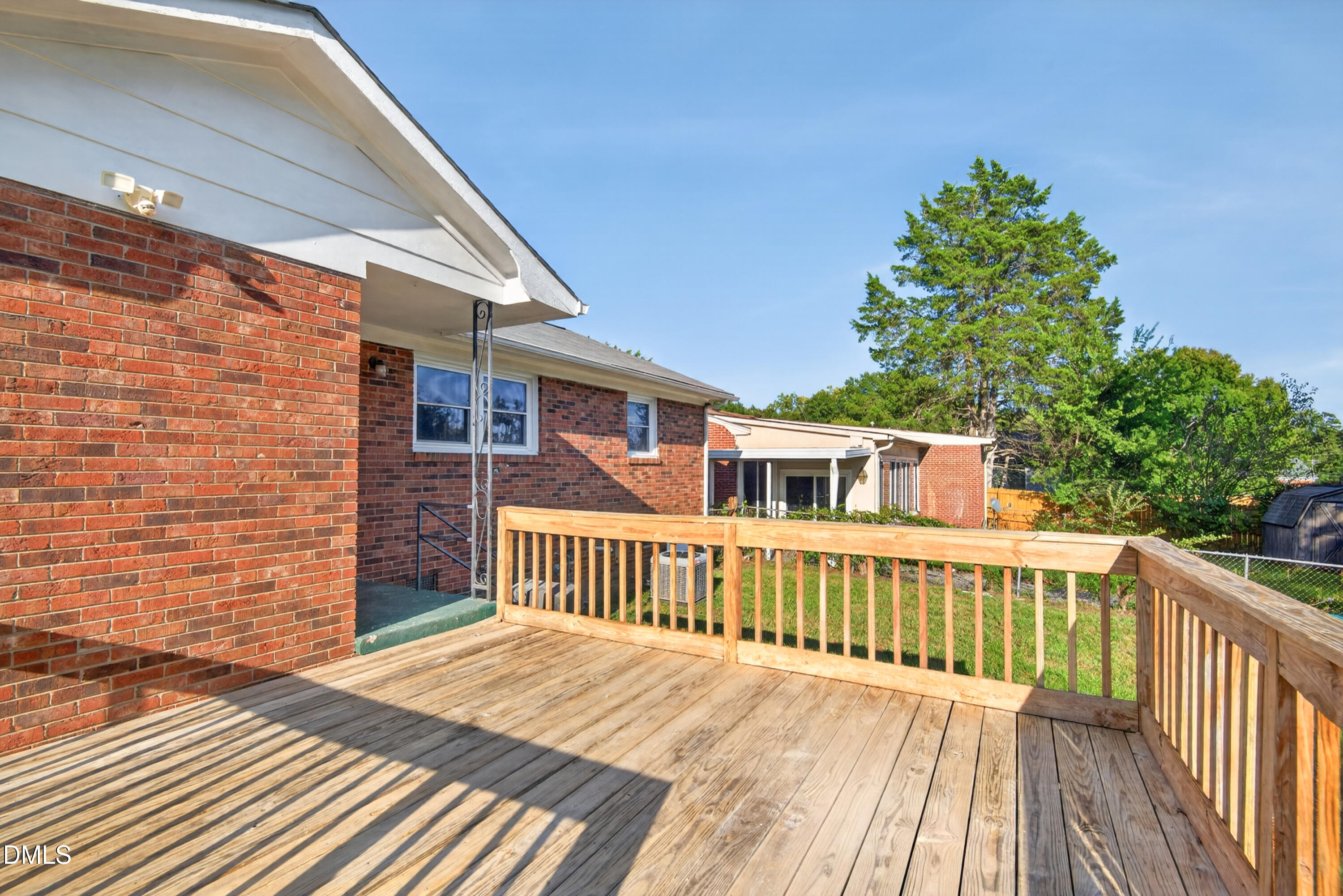 main property photo 18