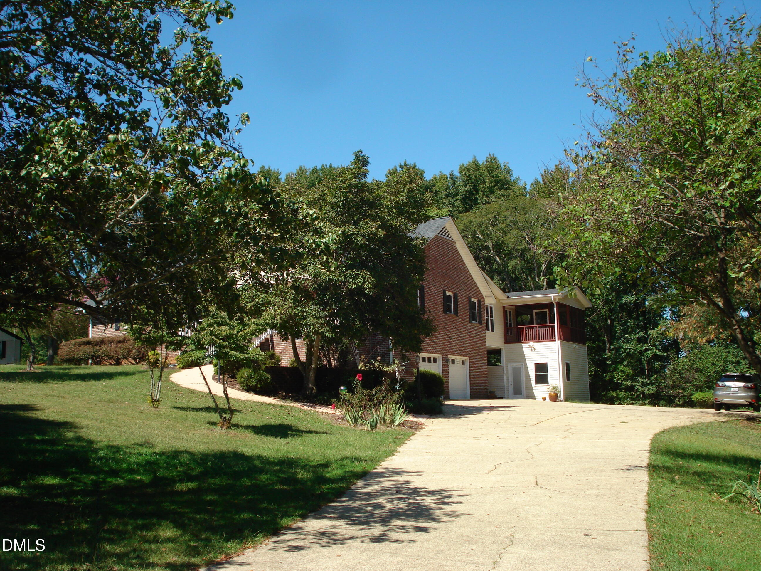 main property photo 37